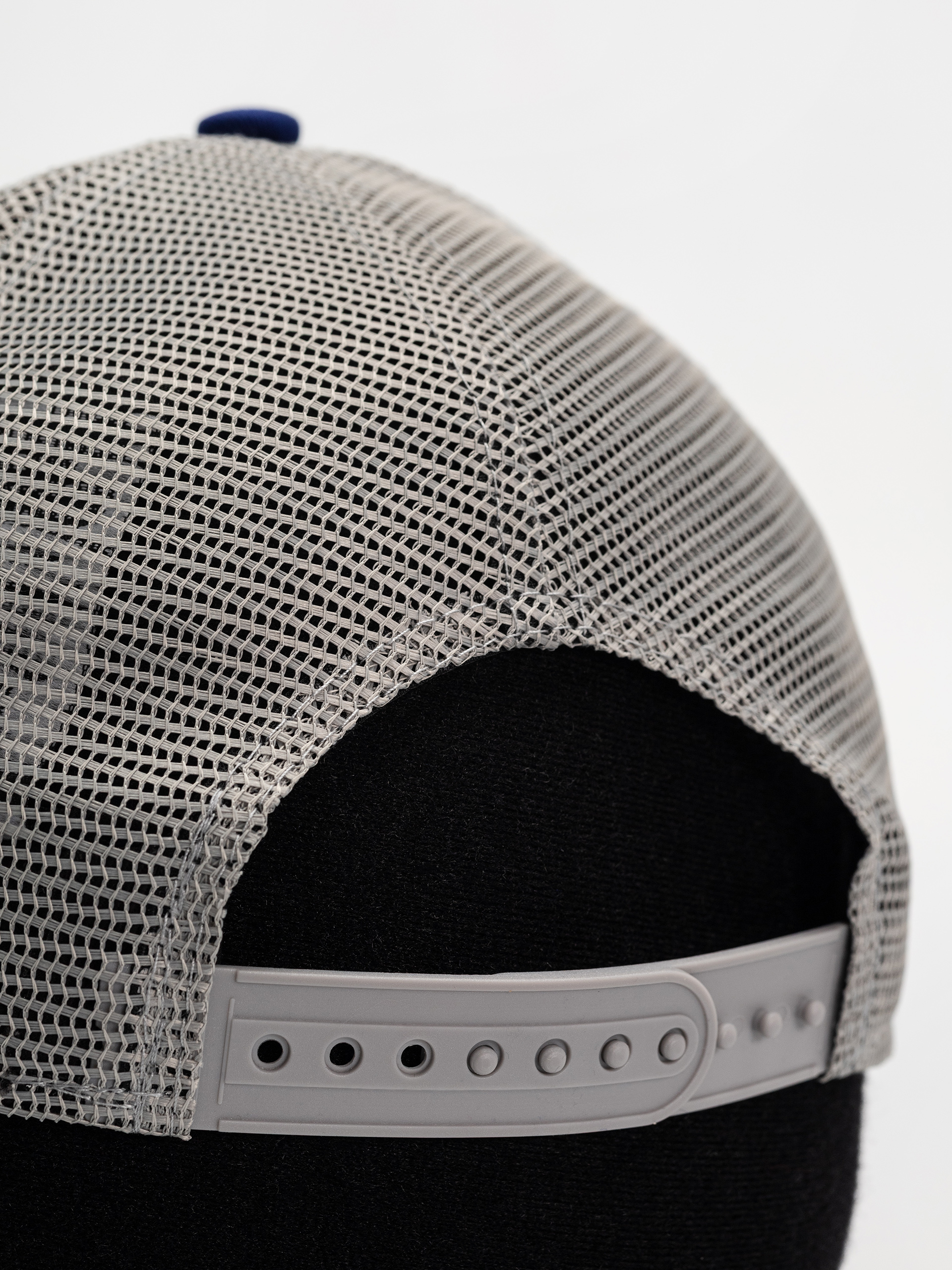 New Era Cap Motorsport Trucker (light beige)