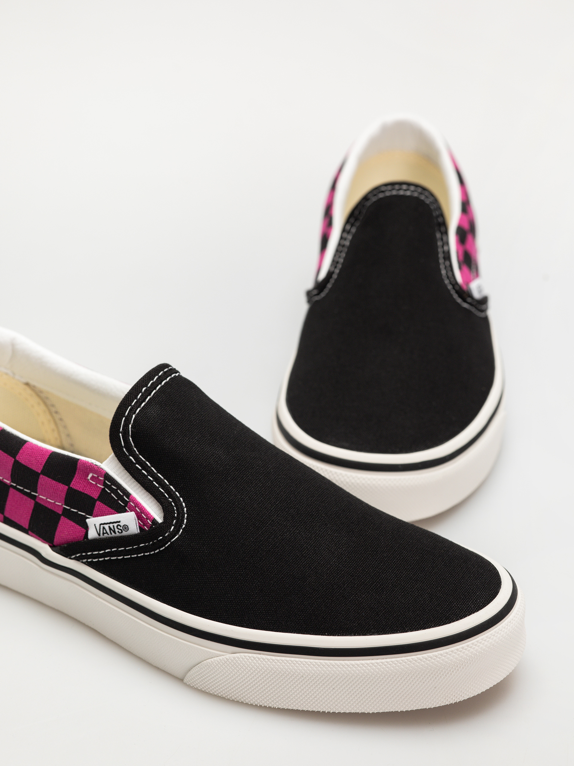 Vans Classic Slip On Shoes (pop check raspberry rose)