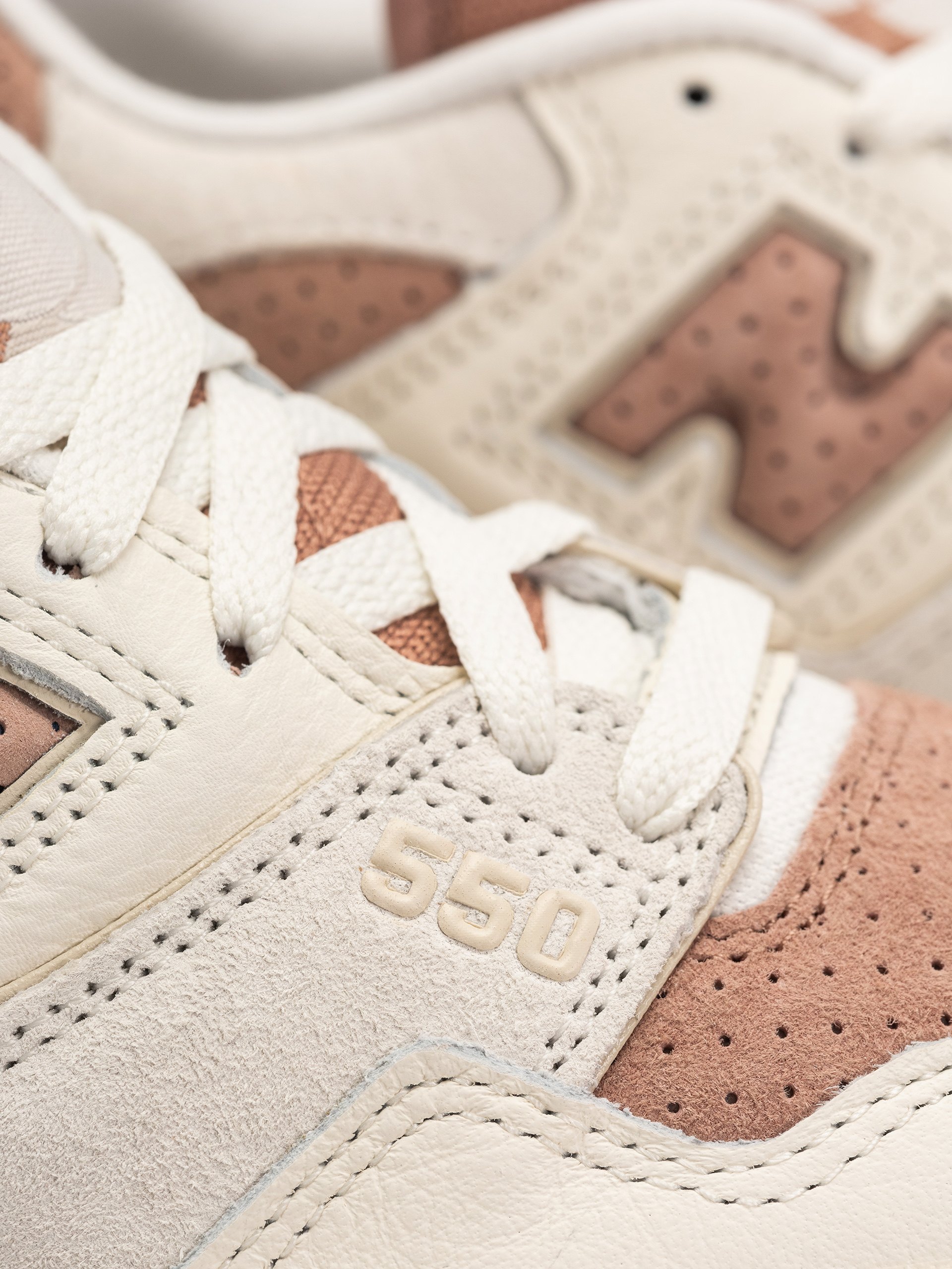 New Balance 550 Wmn Schuhe (sea salt)