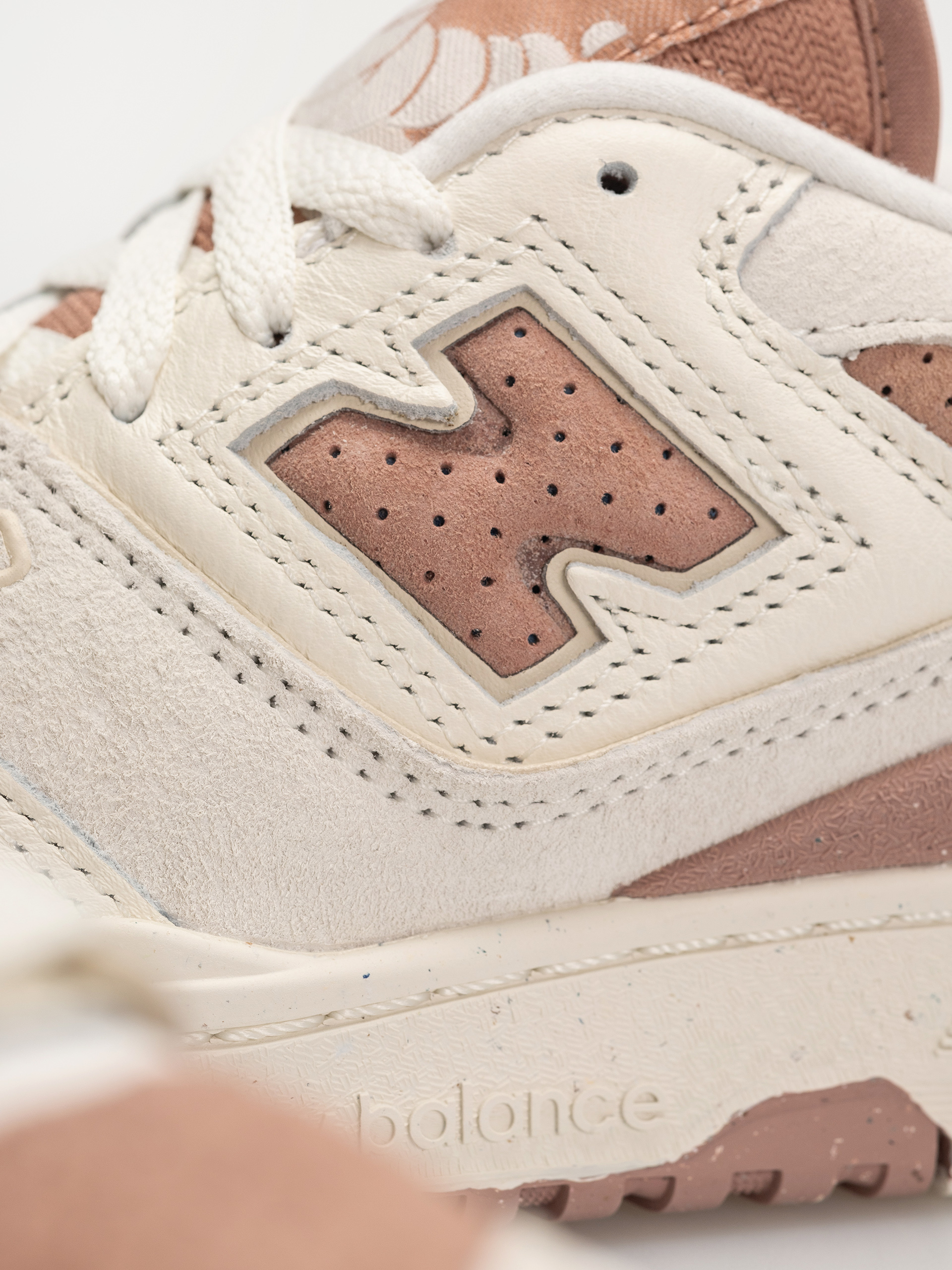 New Balance 550 Wmn Schuhe (sea salt)