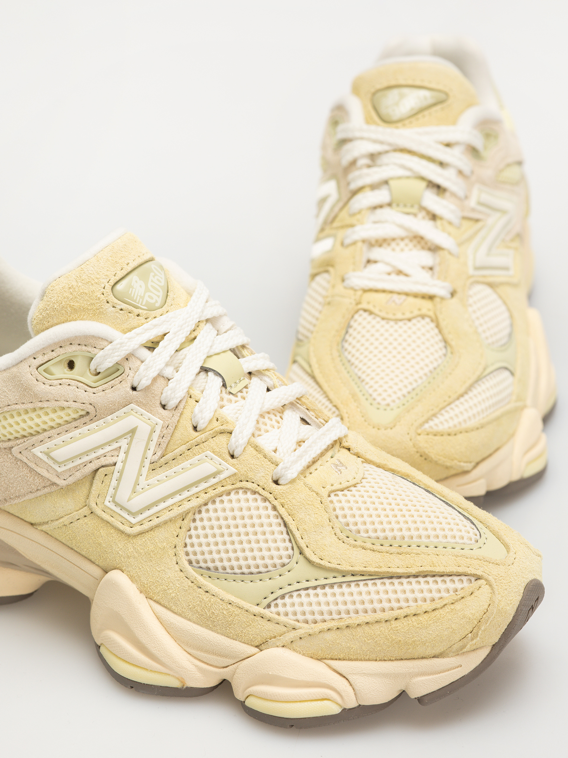 New Balance 9060 Schuhe (parchment)
