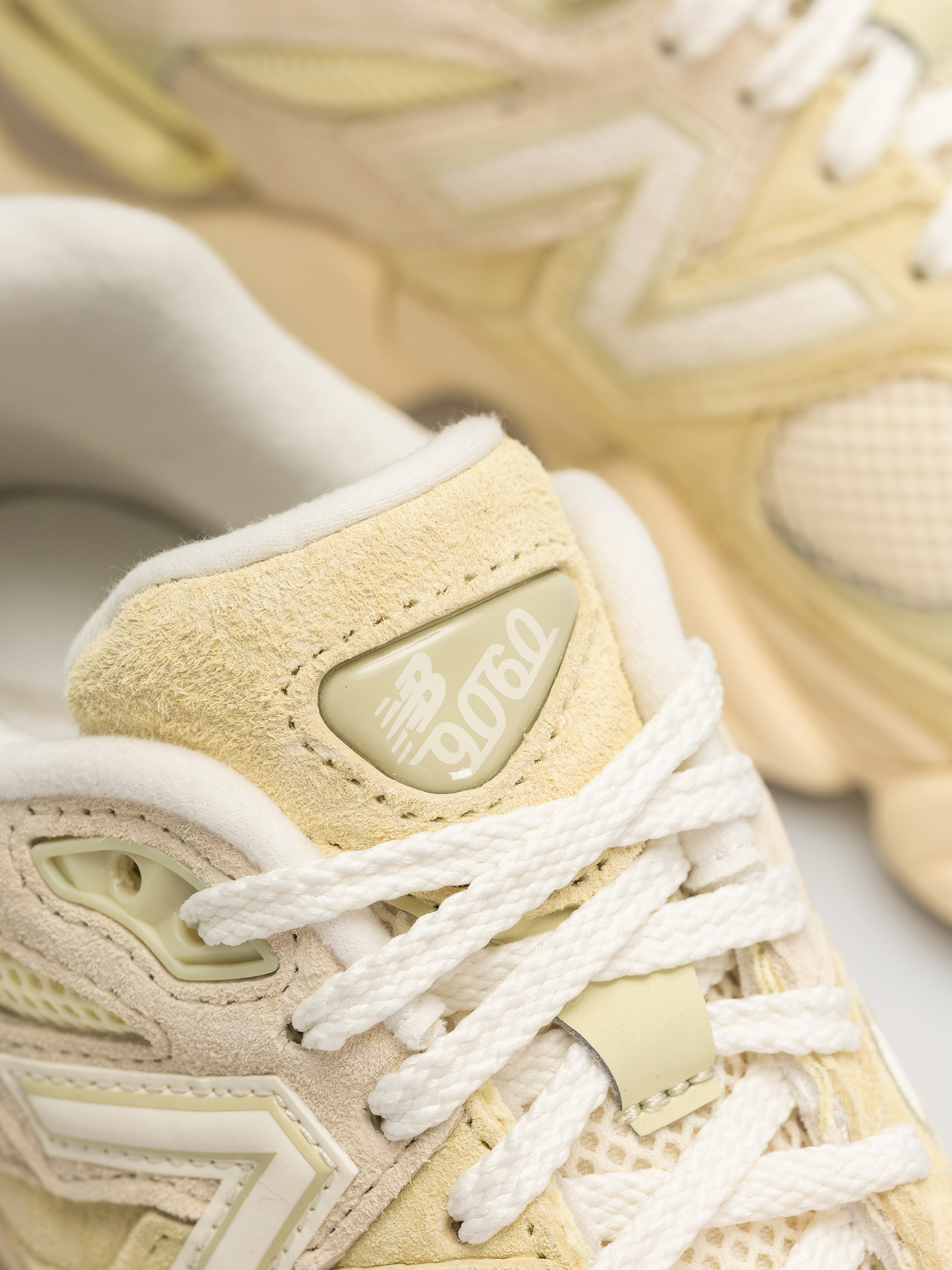 New Balance 9060 Shoes (parchment)