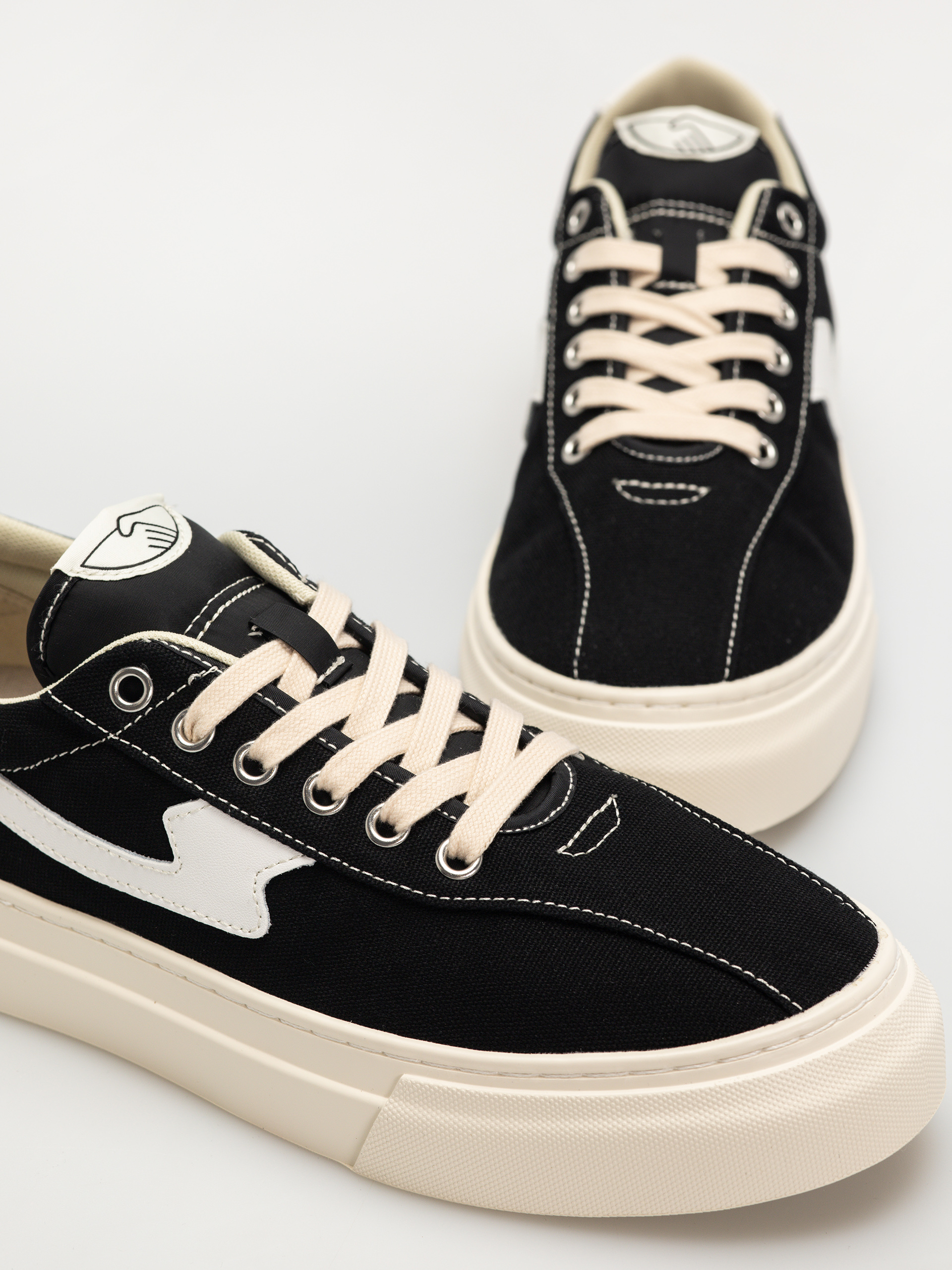 Stepney Workers Club Dellow S-Strike Cup Schuhe (black white)