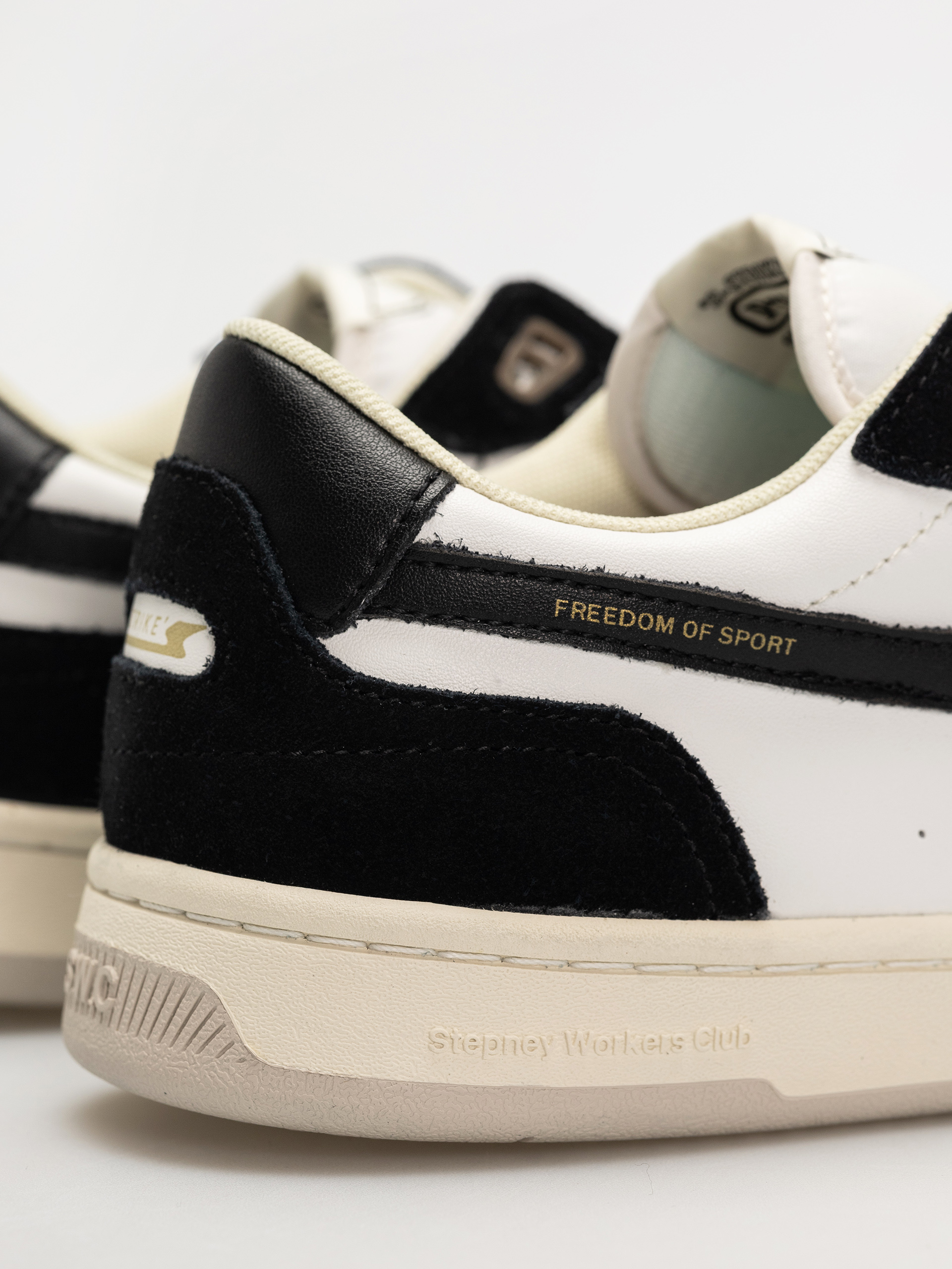 Stepney Workers Club Pro Cup 01 S-Strike Schuhe (black white)