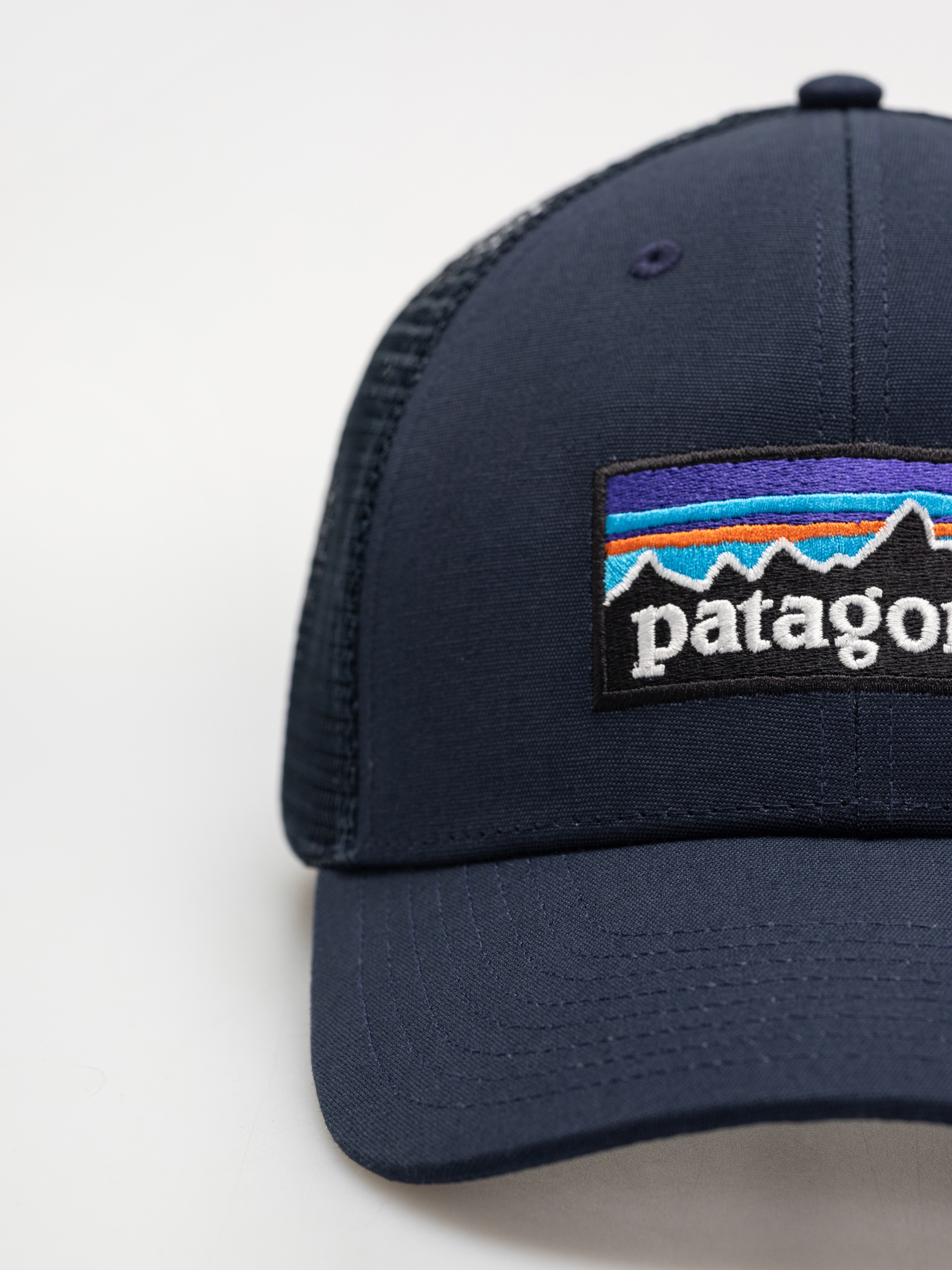 Patagonia P 6 Logo LoPro Trucker Cap (new navy)