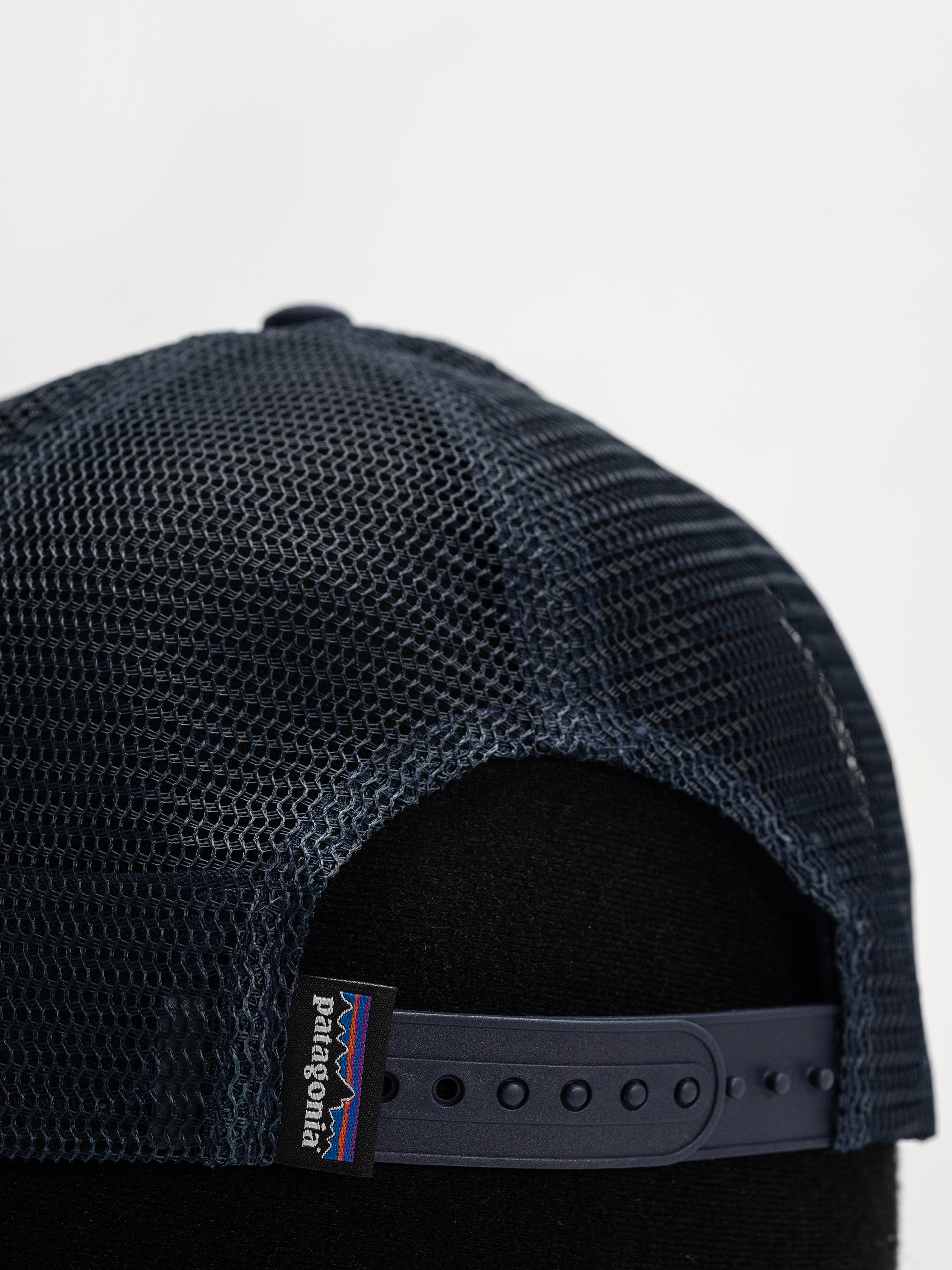 Patagonia P 6 Logo LoPro Trucker Cap (new navy)