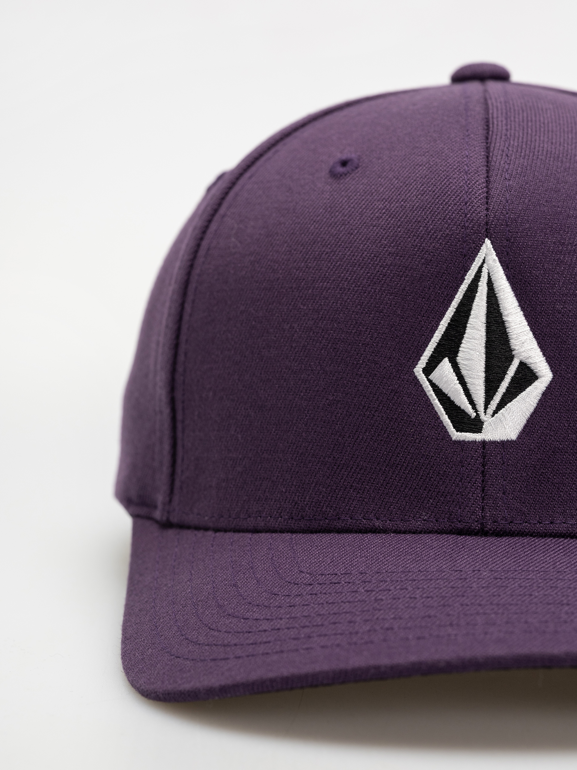 Volcom Full Stone Flexfit Cap (grape royale)