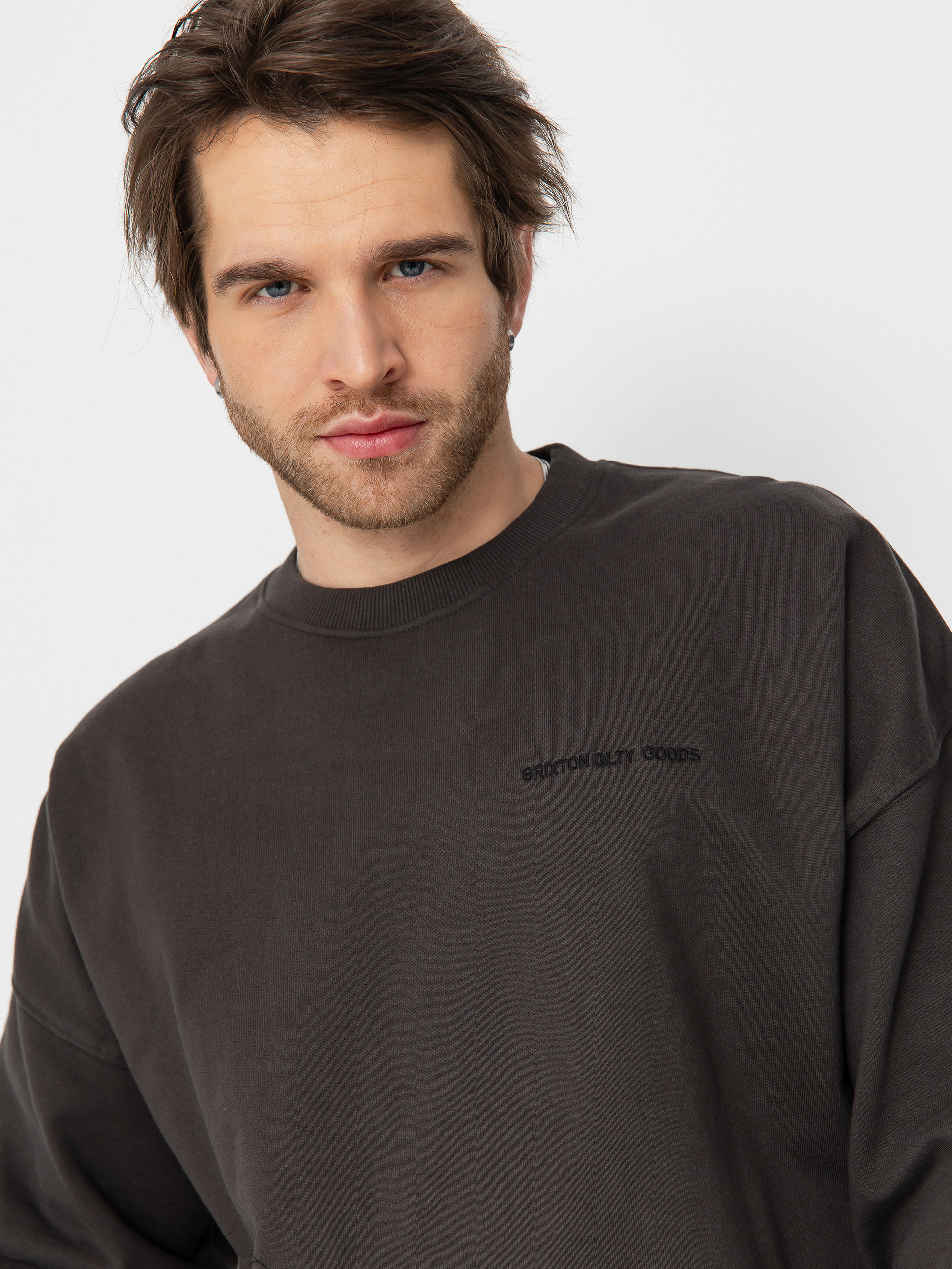 Brixton Embroidered Heavy Weight Crew Sweatshirt (washed black)