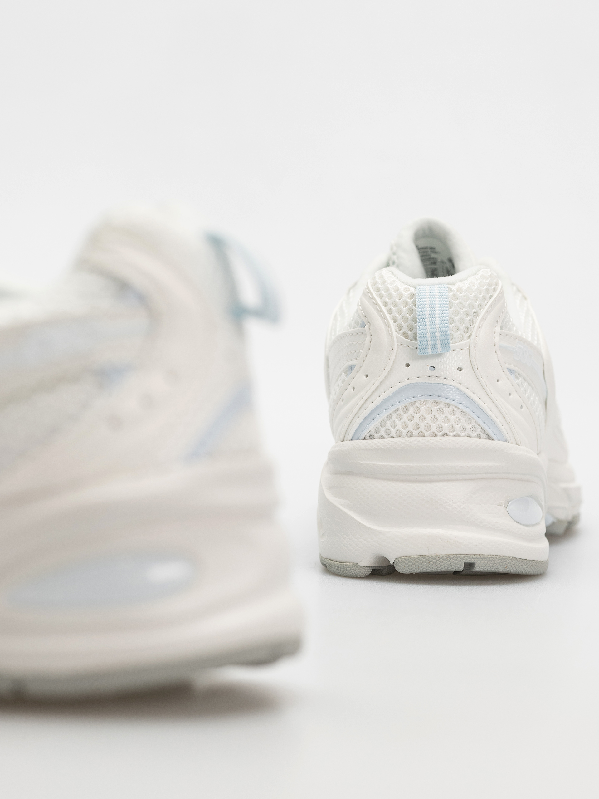 New Balance Shoes 530 (reflection)