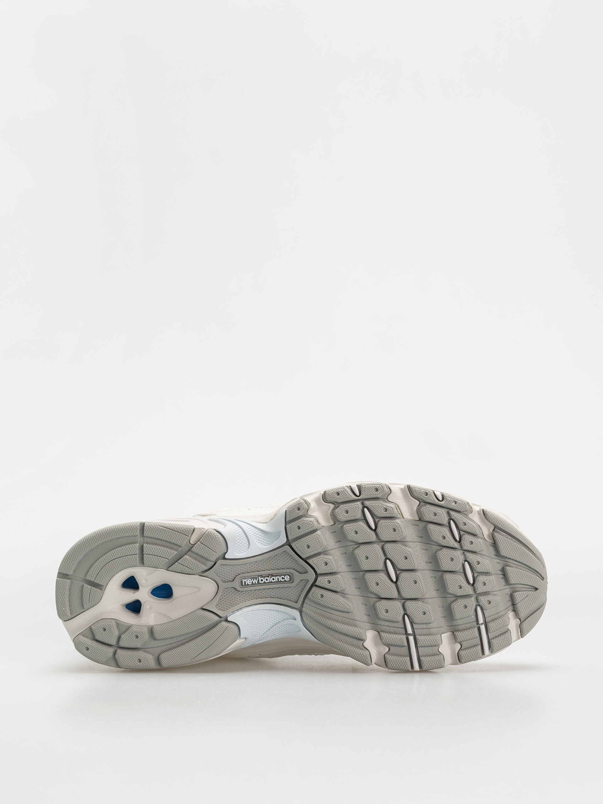 New Balance Shoes 530 (reflection)