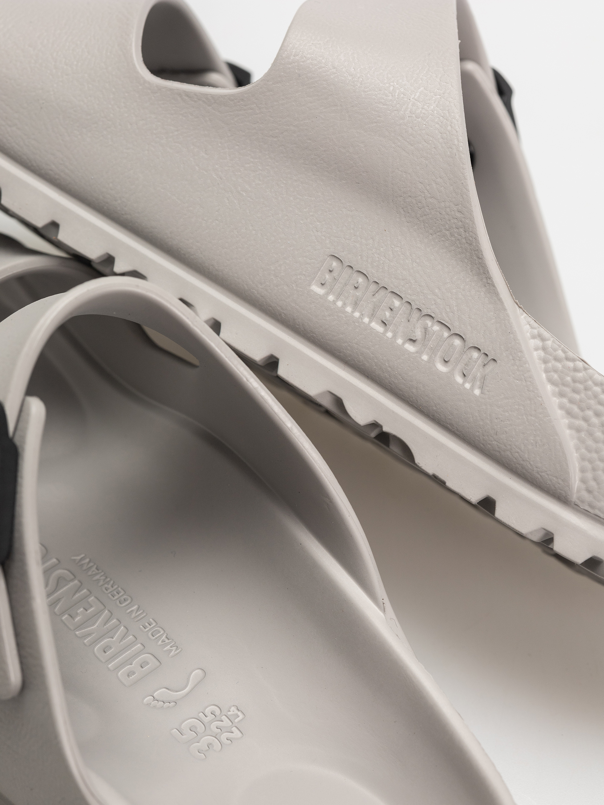 Birkenstock Arizona Stealth Buckle EVA Narrow Wmn Flip Flops (stone coin/black)