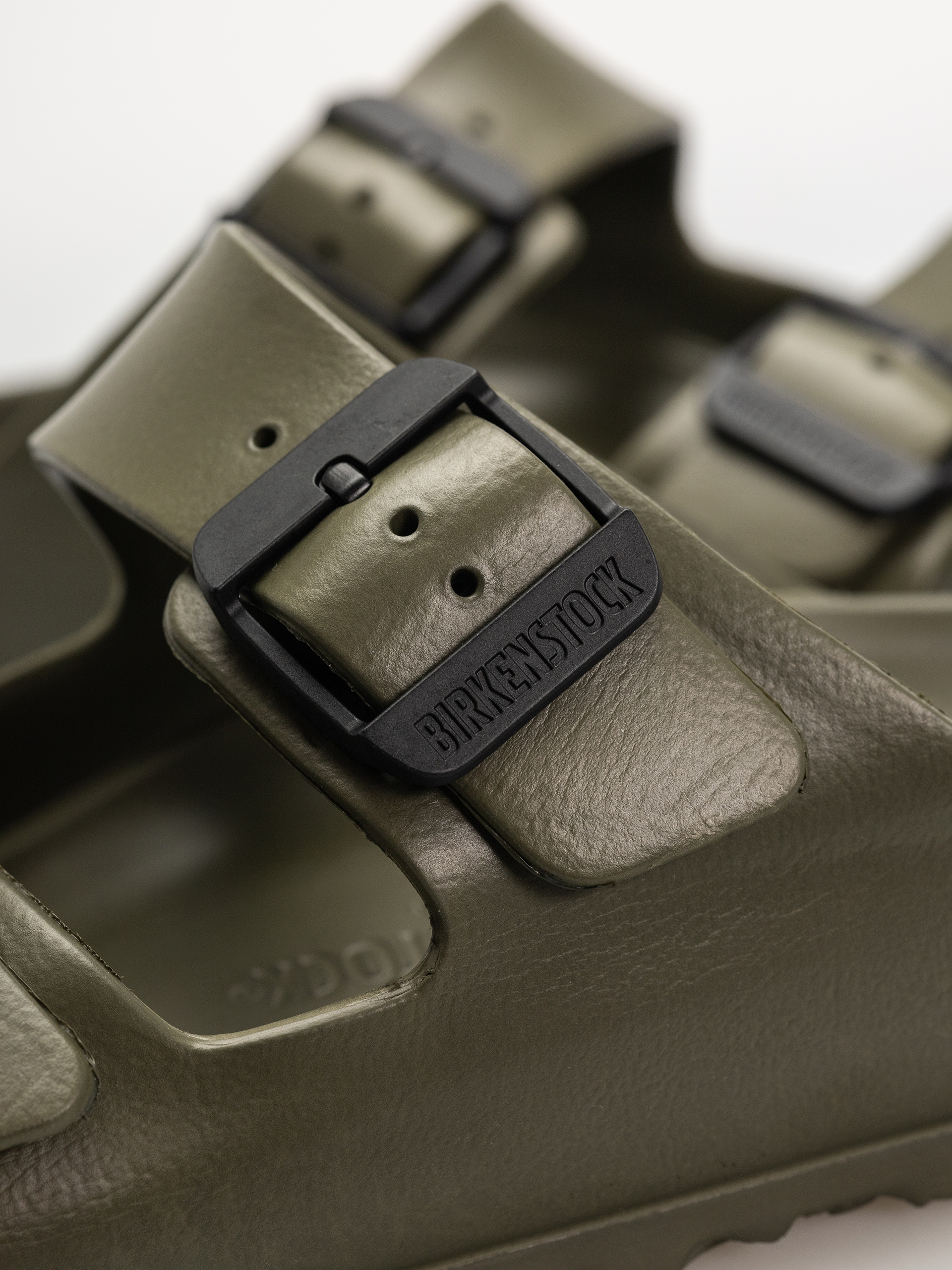 Birkenstock Arizona Stealth Buckle EVA Regular Flip Flops (khaki/black)