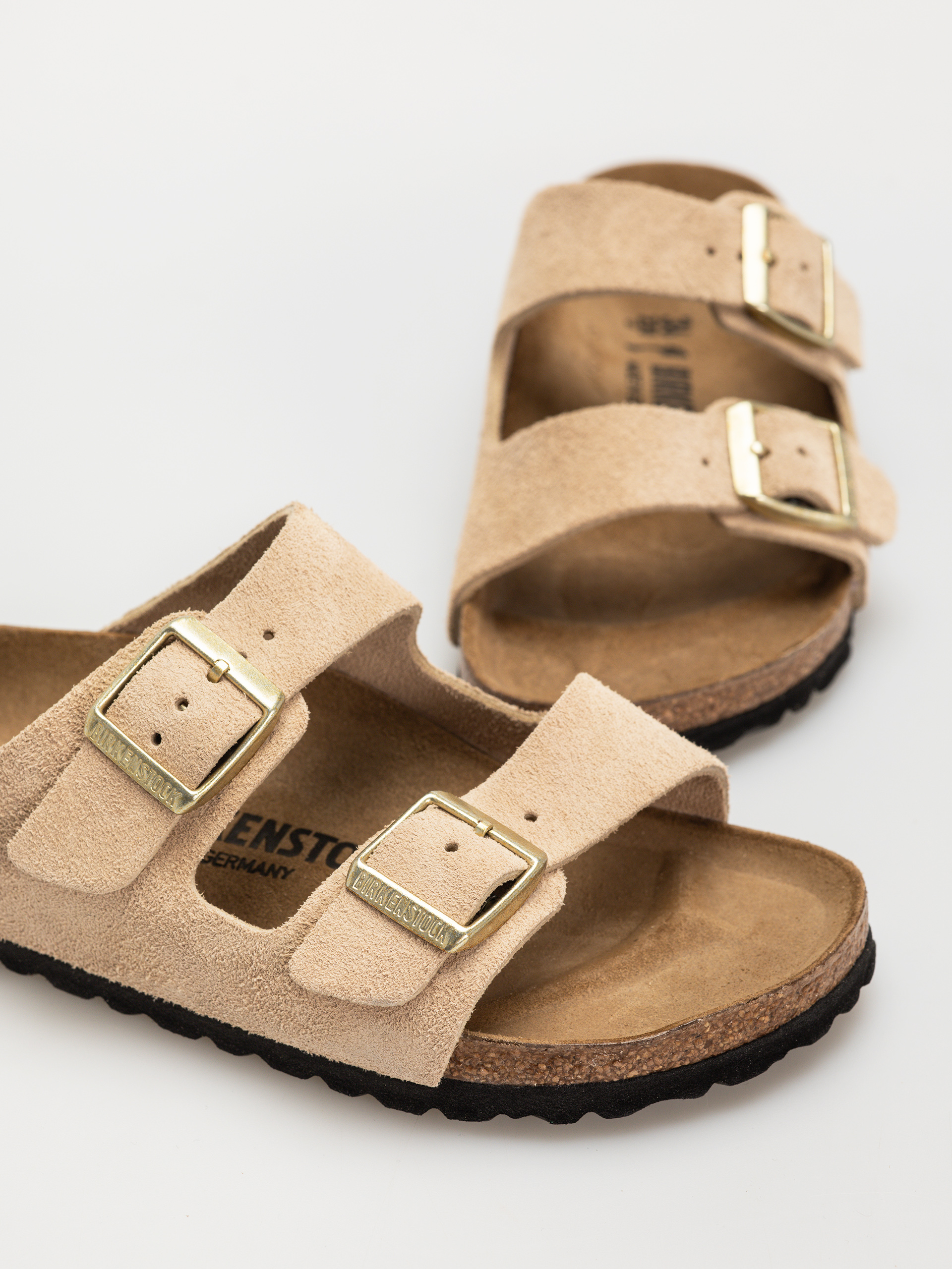 Birkenstock Arizona Suede Leather Narrow Wmn Flip Flops (sandcastle)