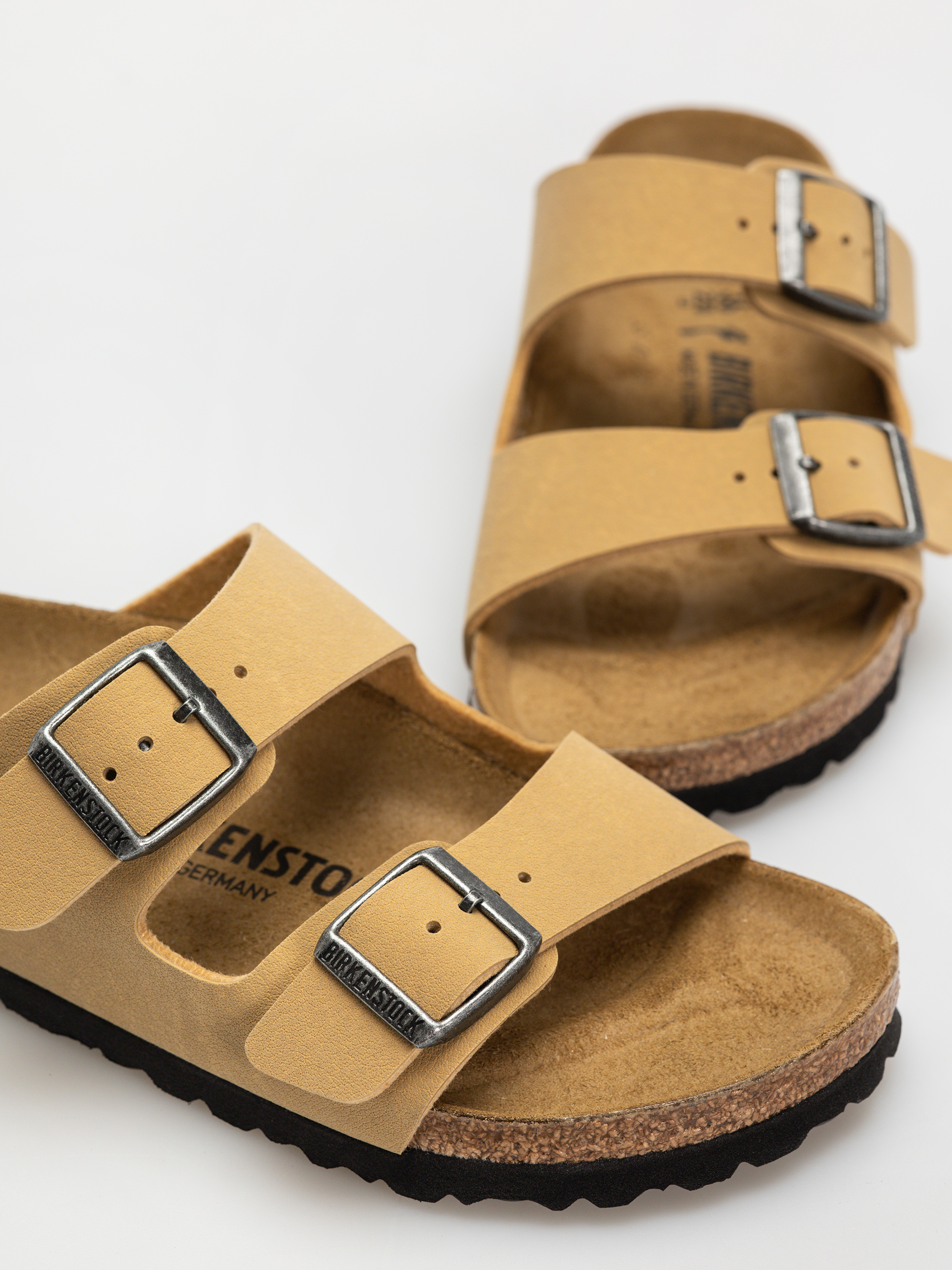 Birkenstock Arizona Birkibuc Narrow Wmn Flip-flops (latte cream)