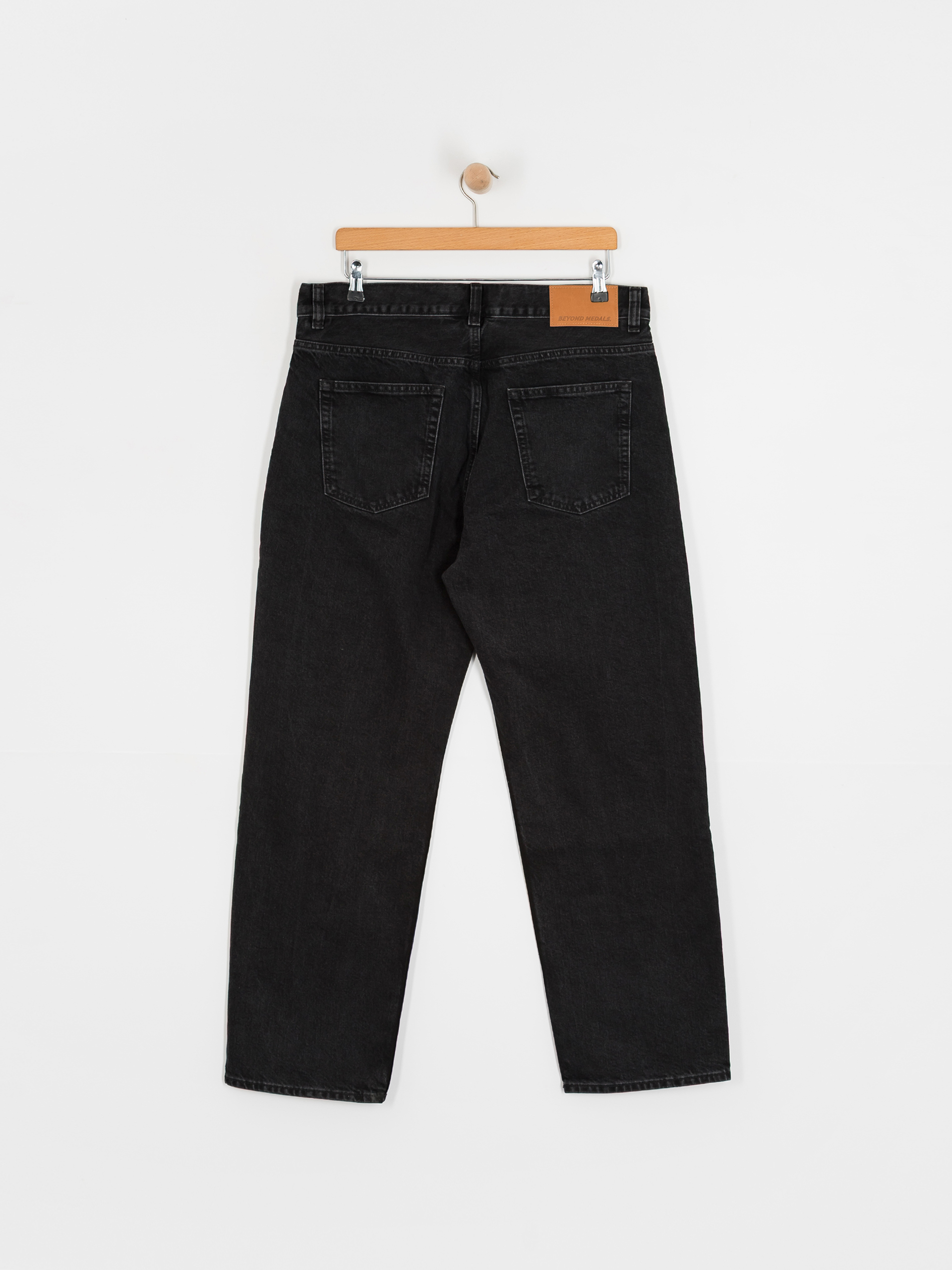 Beyond Medals Loose Jeans Pants (black)
