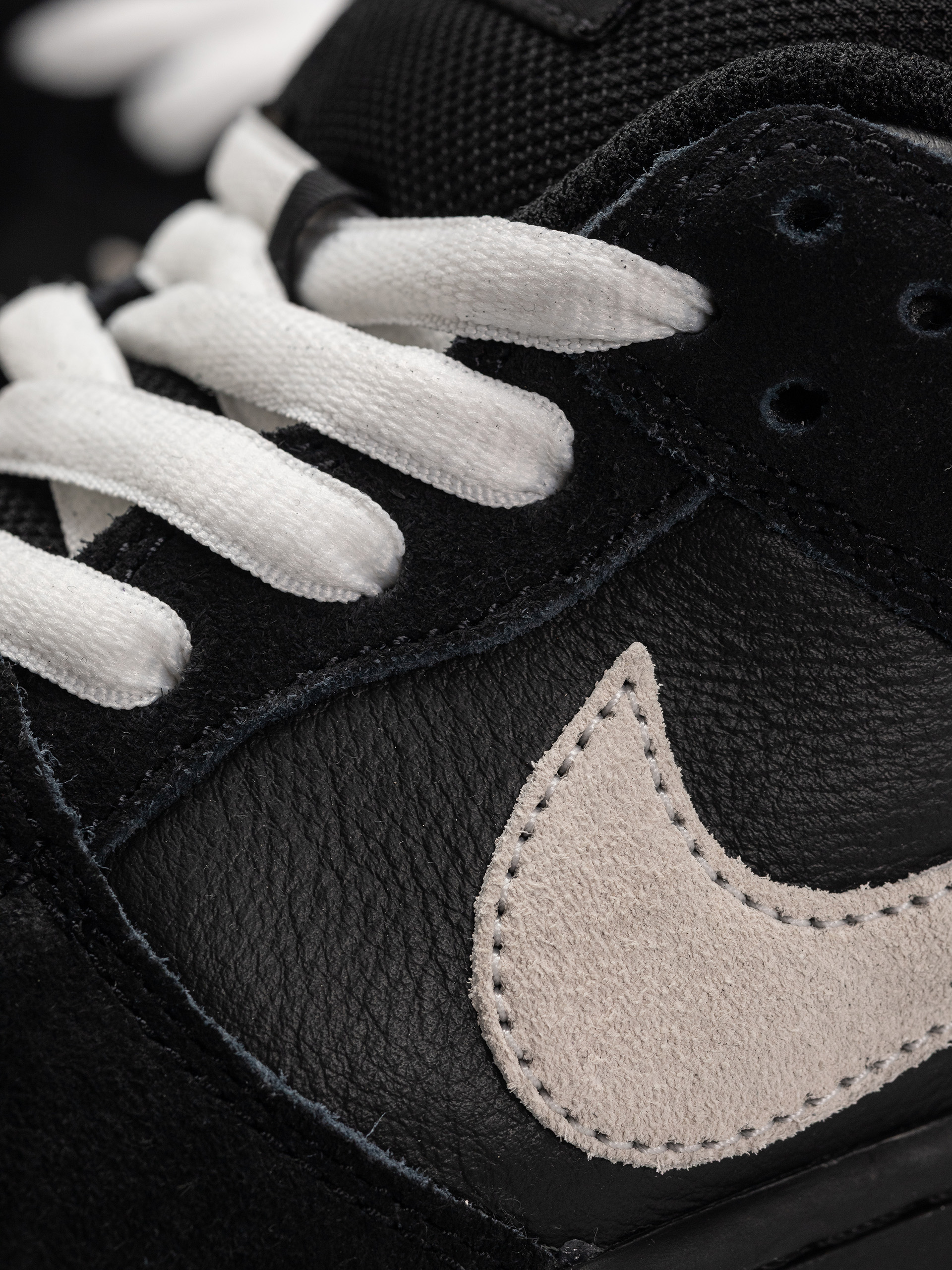 Nike SB Dunk Low Pro Schuhe (black/white black gum light brown)
