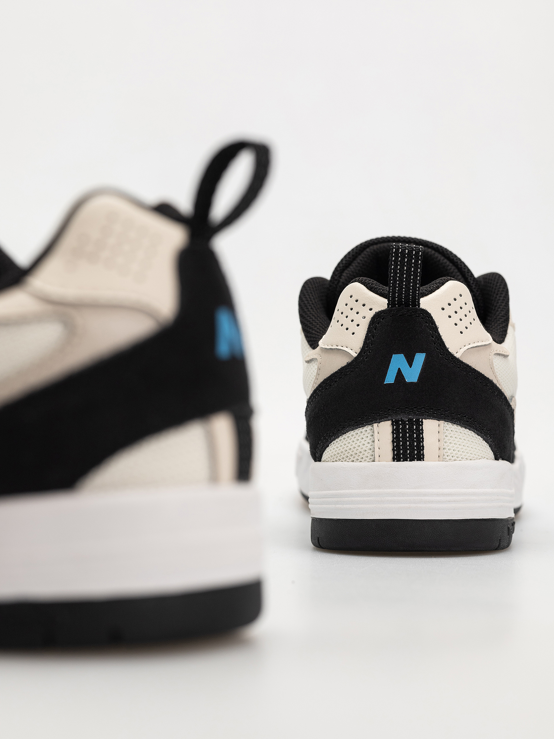 New Balance 808 Shoes (tan)