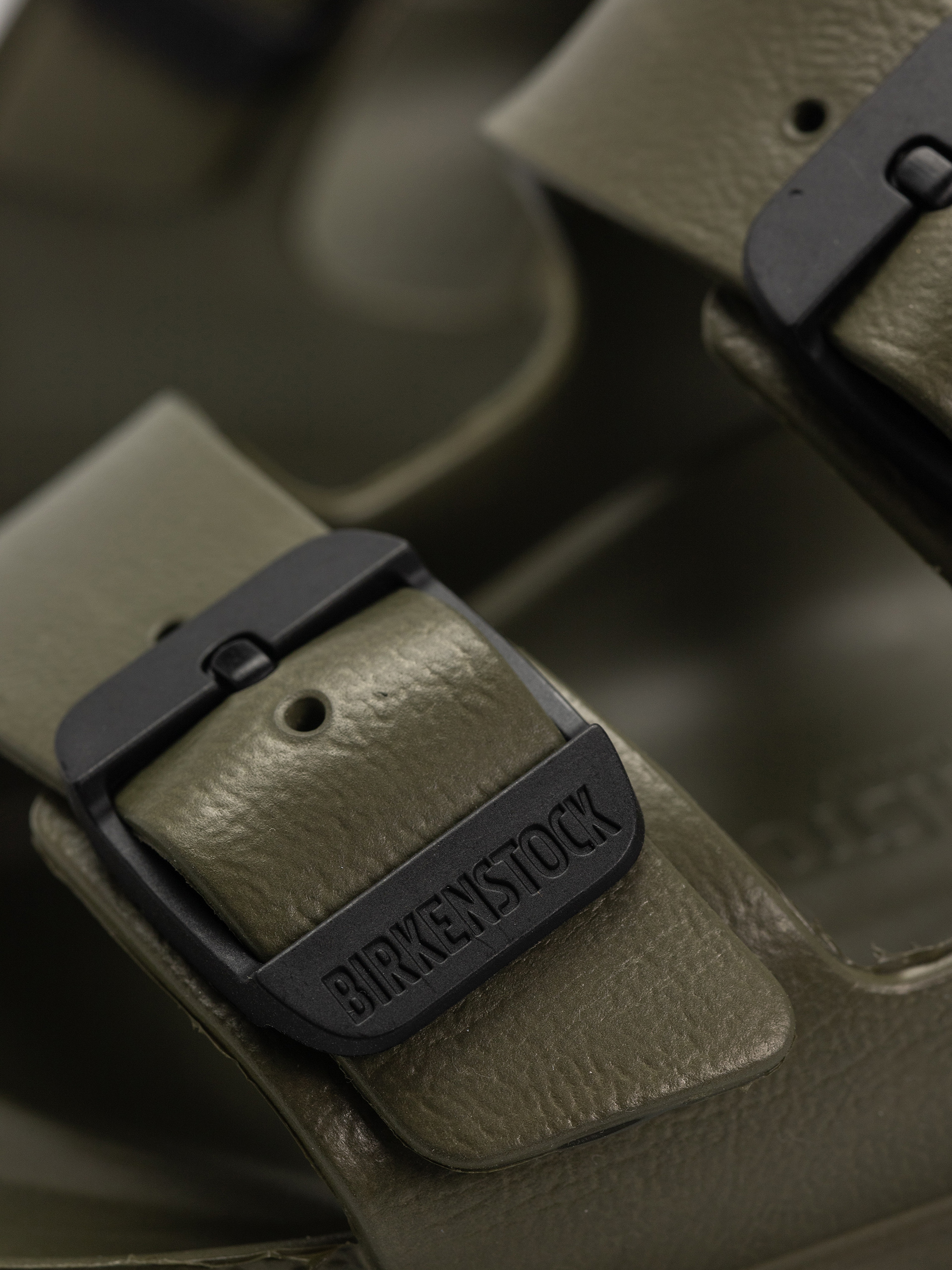 Birkenstock Arizona Stealth Buckle EVA Narrow Wmn Flip Flops (khaki/black)