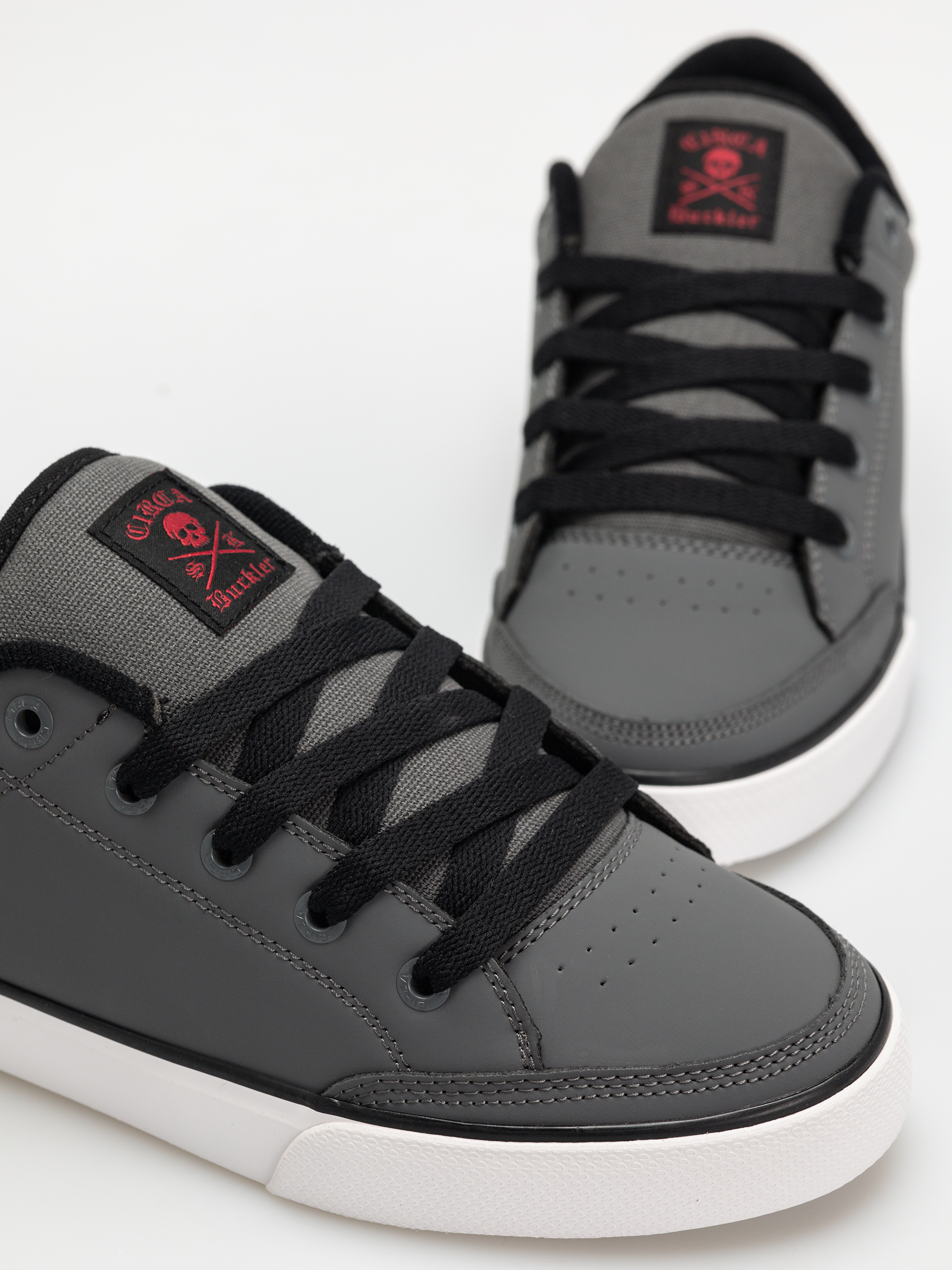 Circa Schuhe Buckler Sk (asphalt/caviar/red)