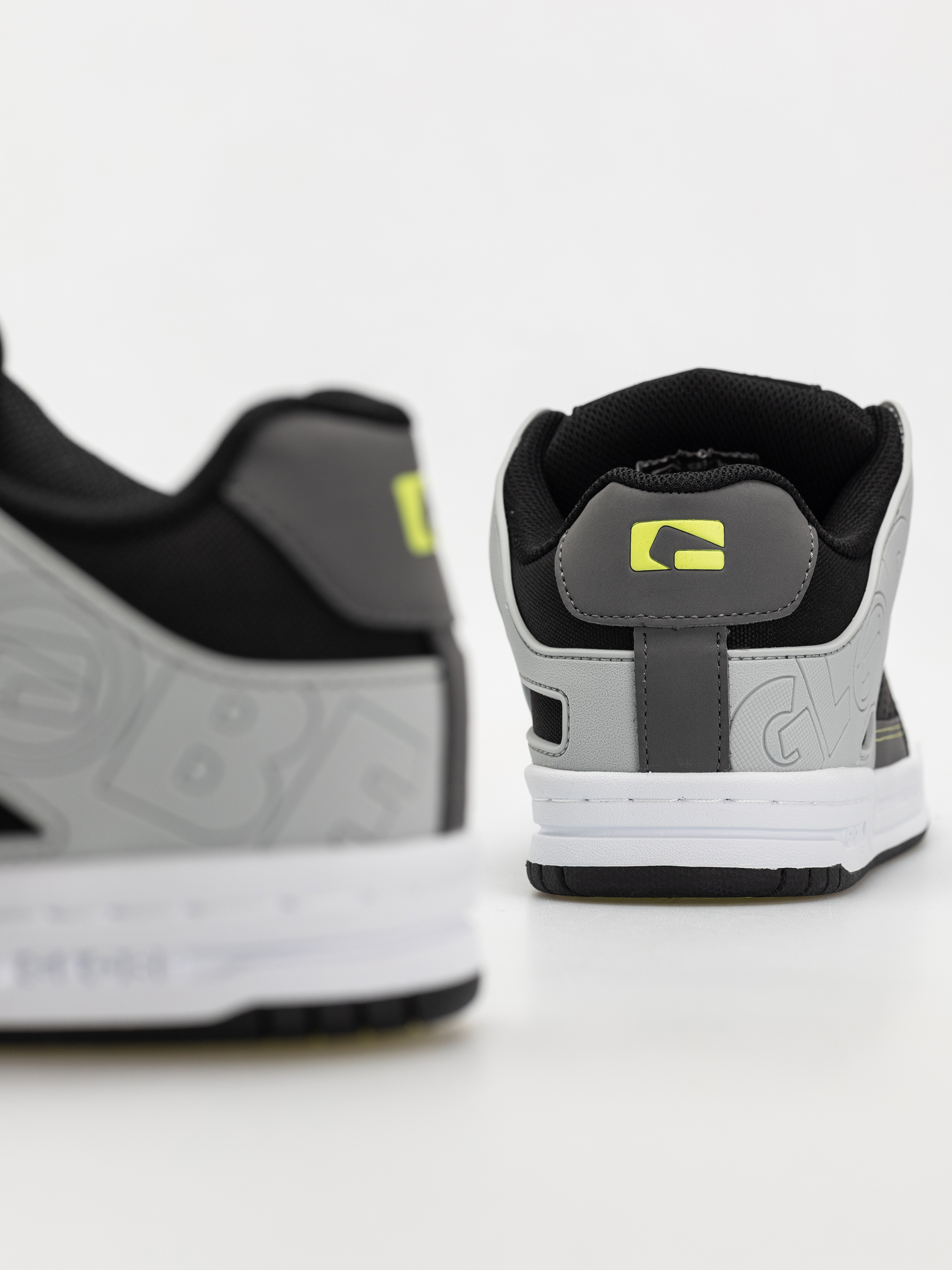 Globe Shoes Tilt (greyscale/black)