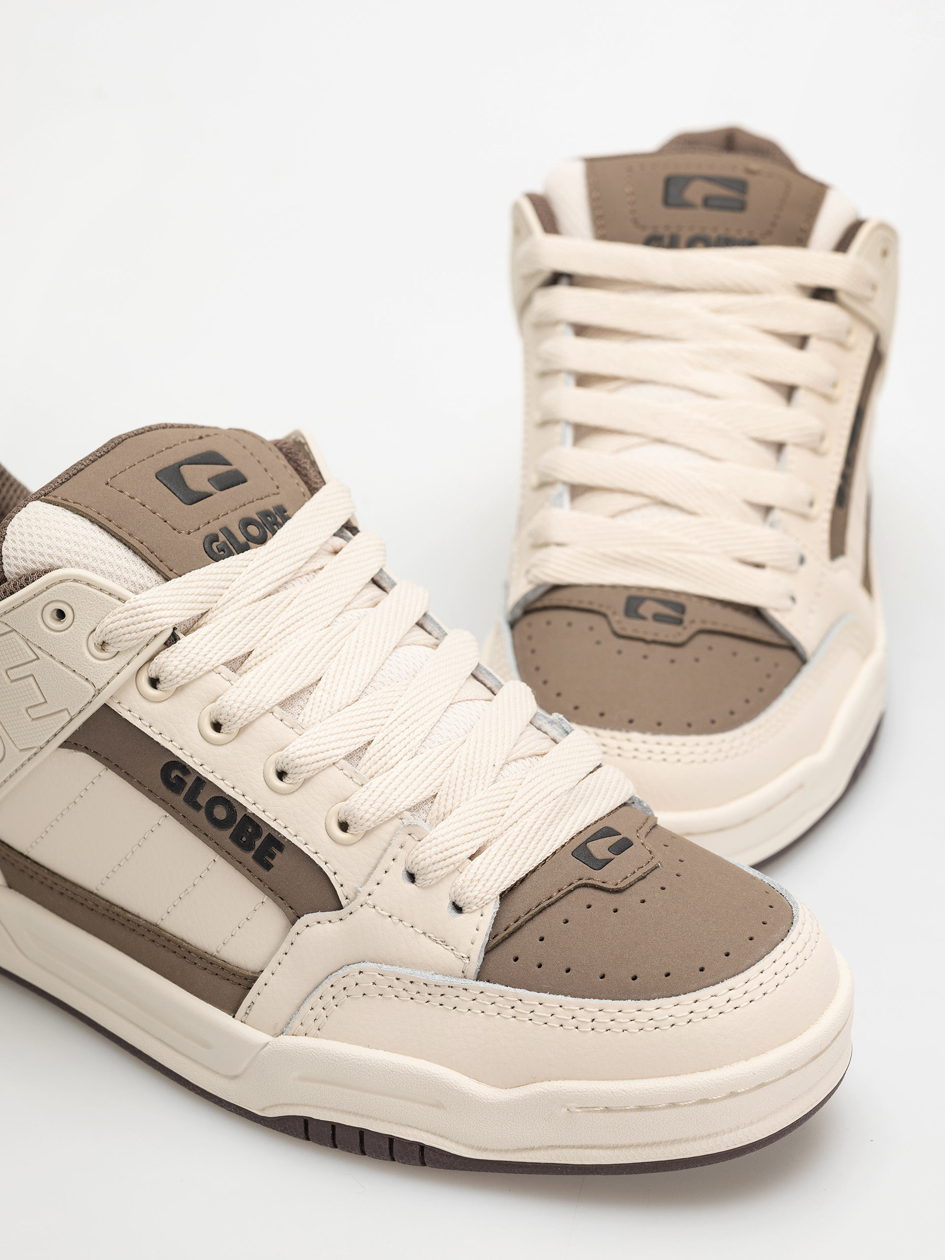 Globe Shoes Tilt (parchment)