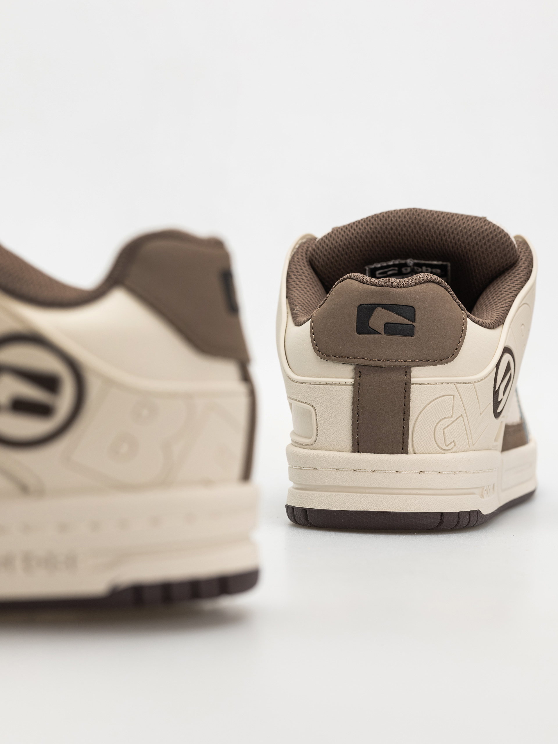 Globe Schuhe Tilt (parchment)