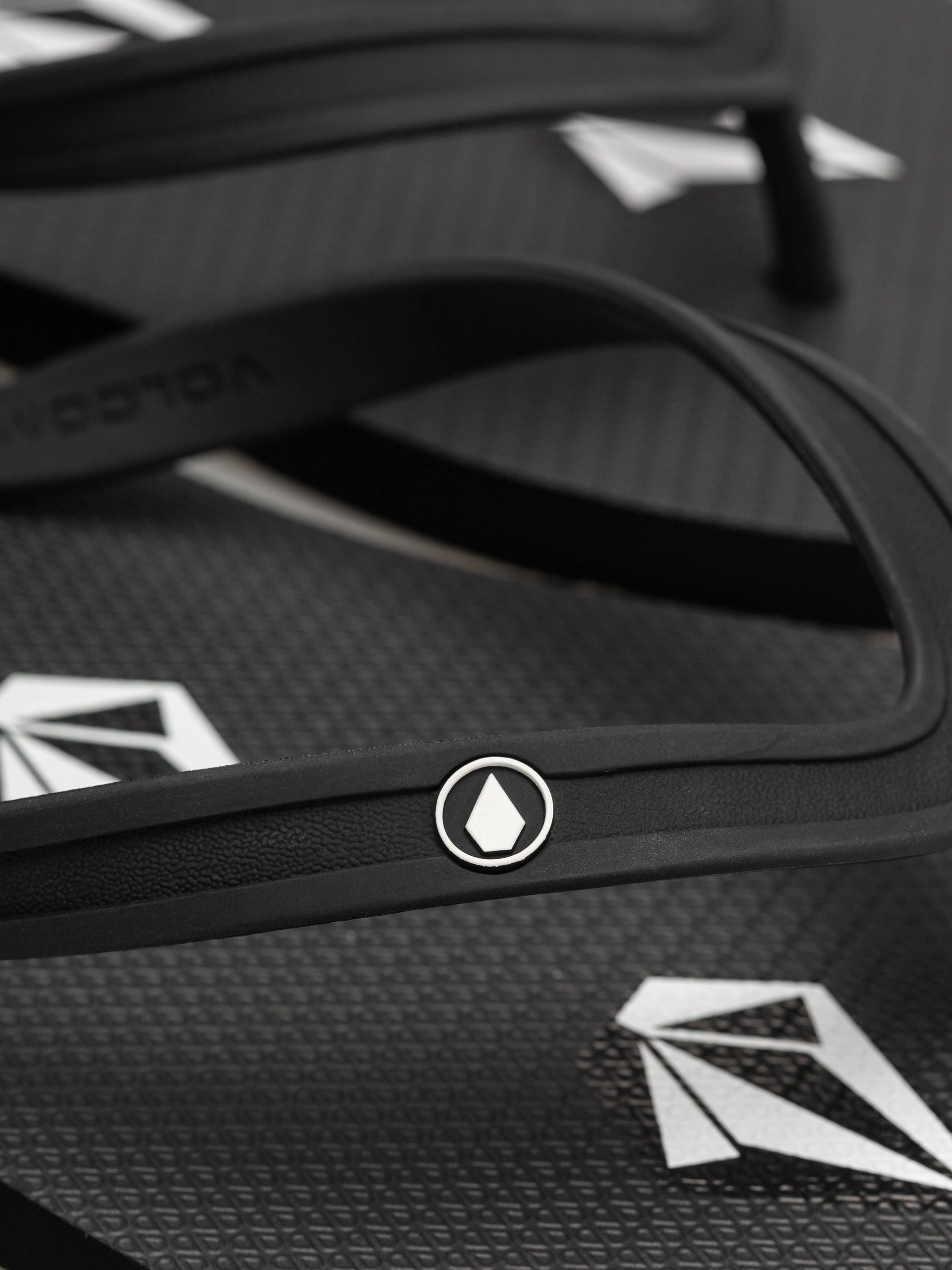 Volcom Rocker 2 Flip Flops (stoney black)