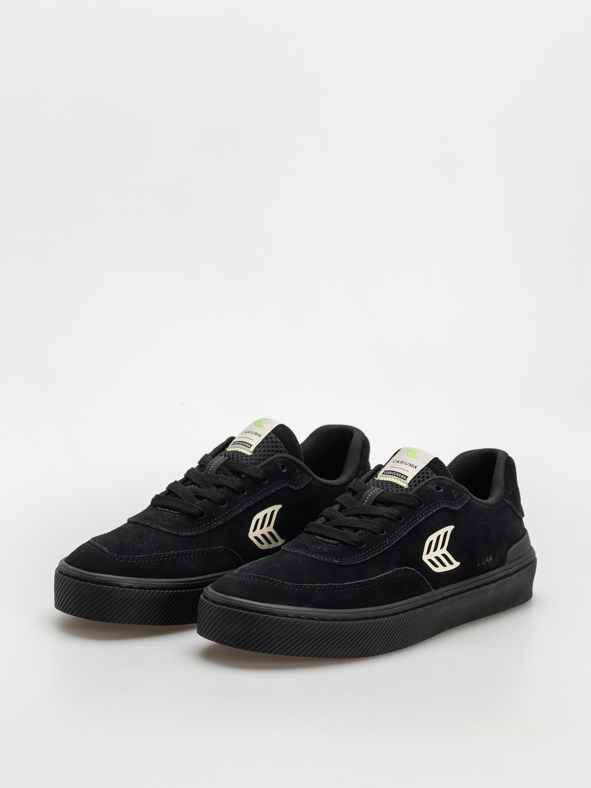 Cariuma Luan Pro Schuhe (all black suede ivory logo)