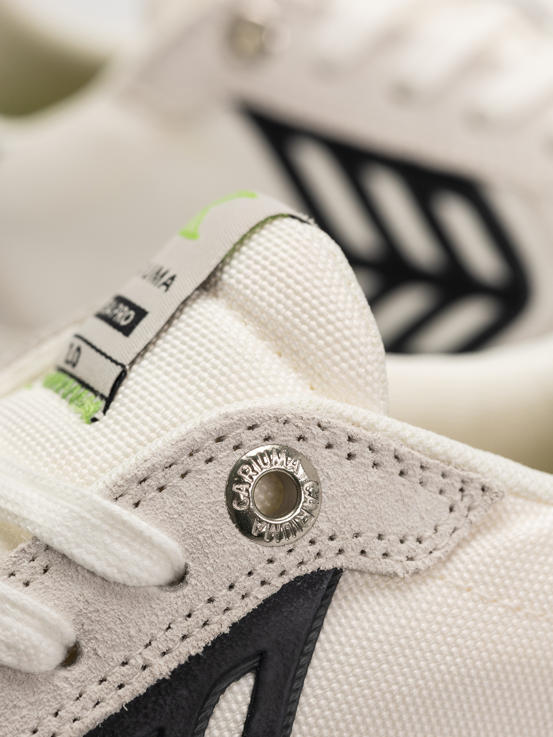 Cariuma Catiba Pro 2.0 Schuhe (smoke white suede off white cordura black logo)