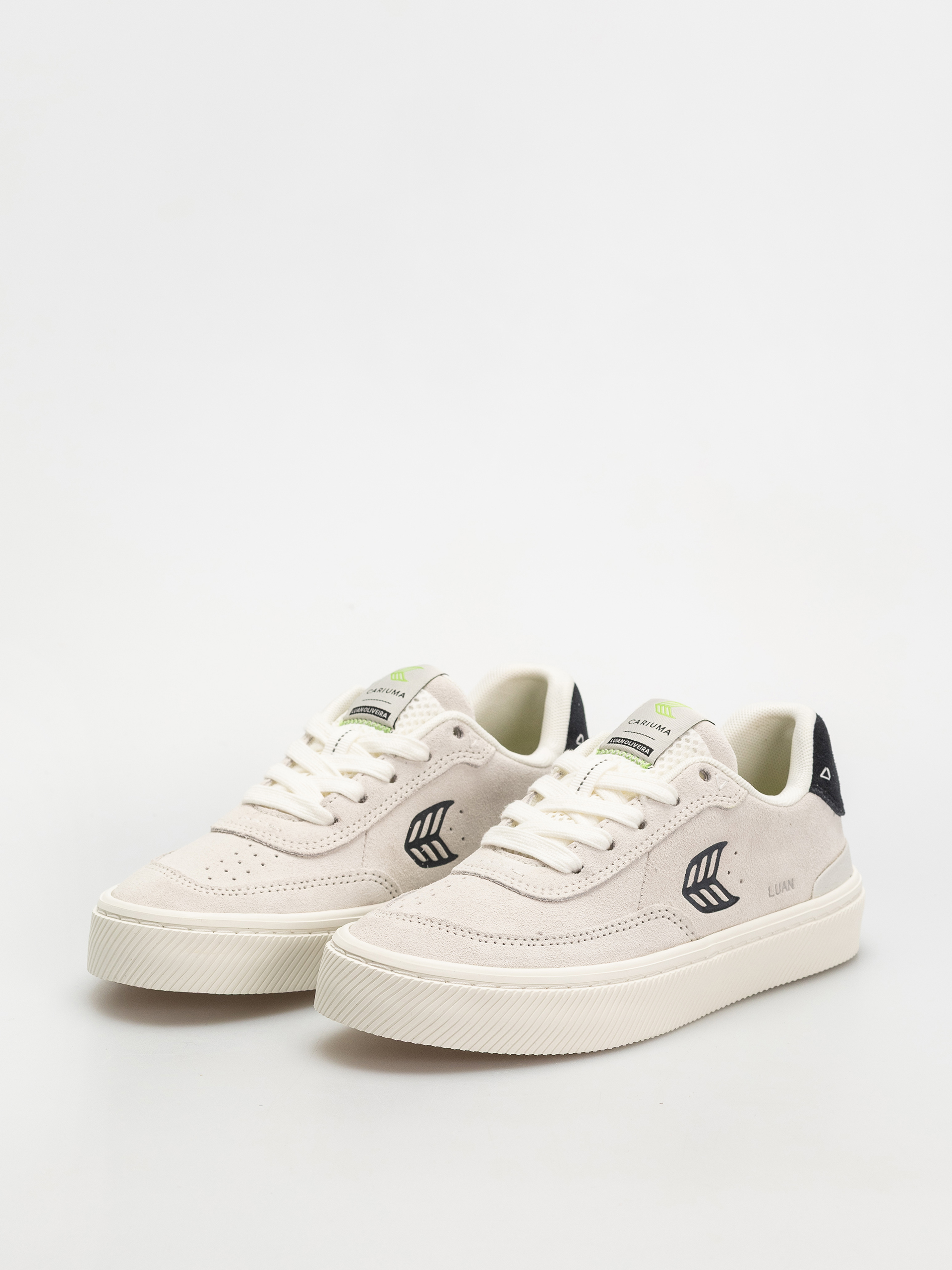 Cariuma Luan Pro Shoes Wmn (smoke white suede black logo)