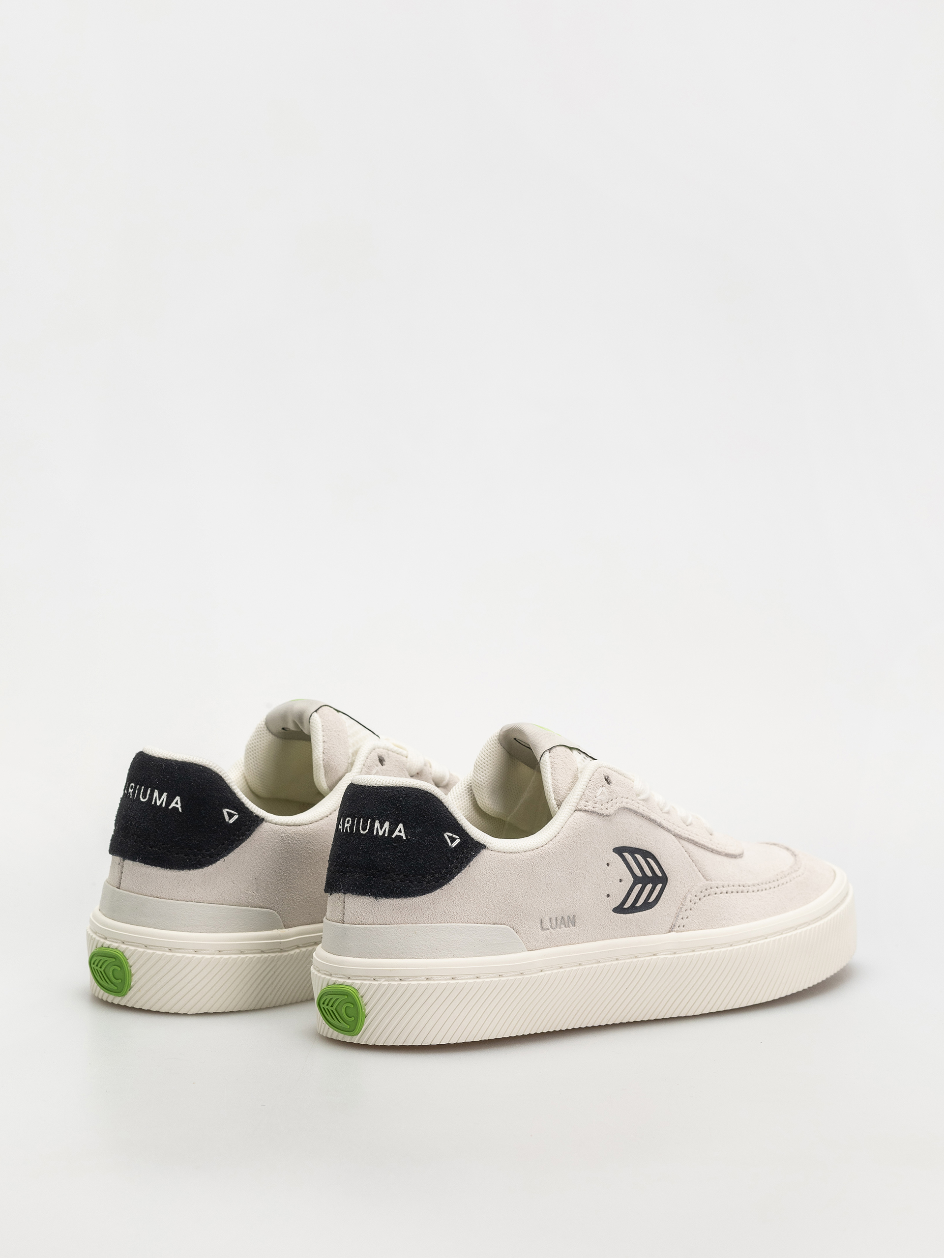 Cariuma Luan Pro Schuhe Wmn (smoke white suede black logo)