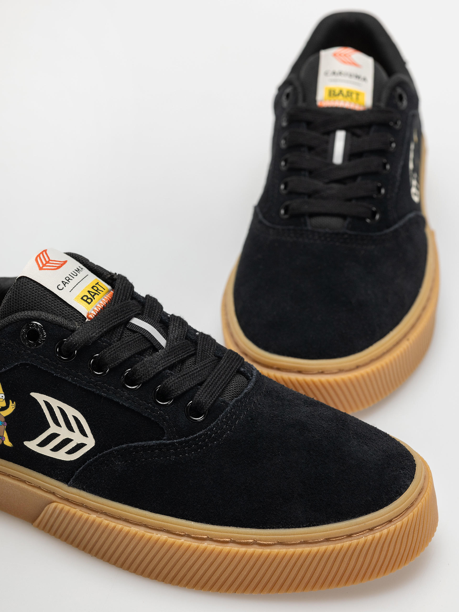 Cariuma Simpsons Naioca Schuhe (black suede bart skateboard)