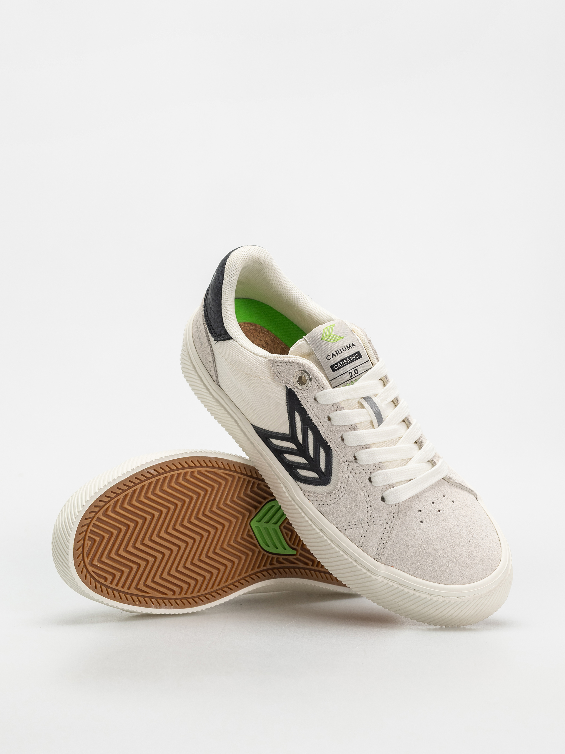 Cariuma Catiba Pro 2.0 Shoes Wmn (smoke white suede off white cordura black logo)