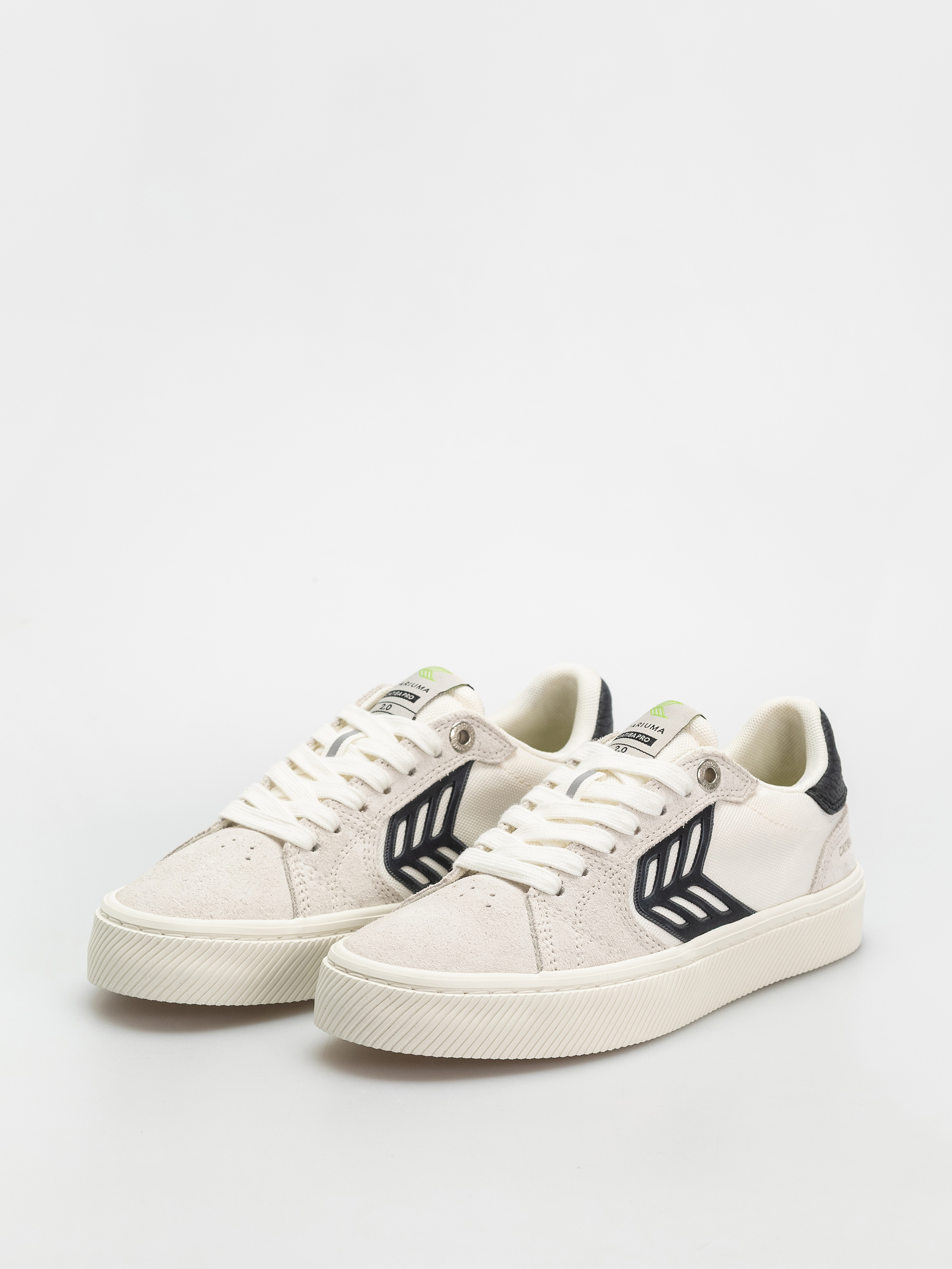 Cariuma Catiba Pro 2.0 Shoes Wmn (smoke white suede off white cordura black logo)