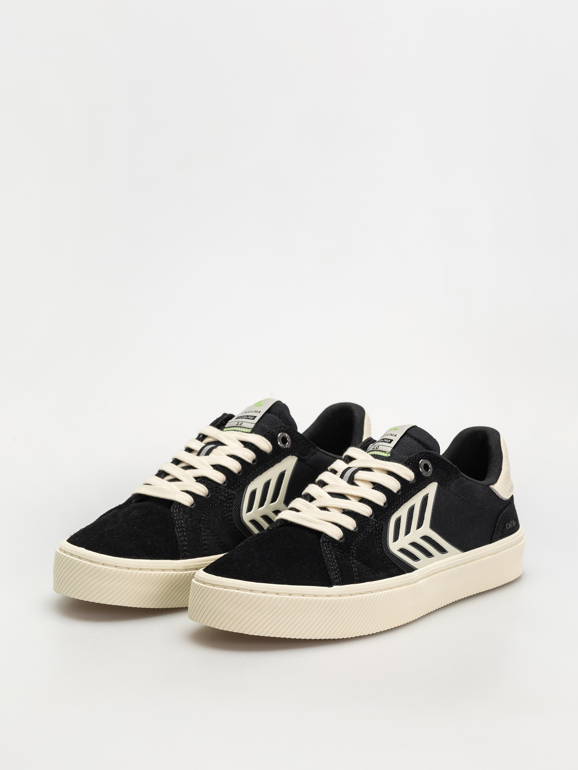 Cariuma Catiba Pro 2.0 Schuhe (black suede and cordura ivory logo)