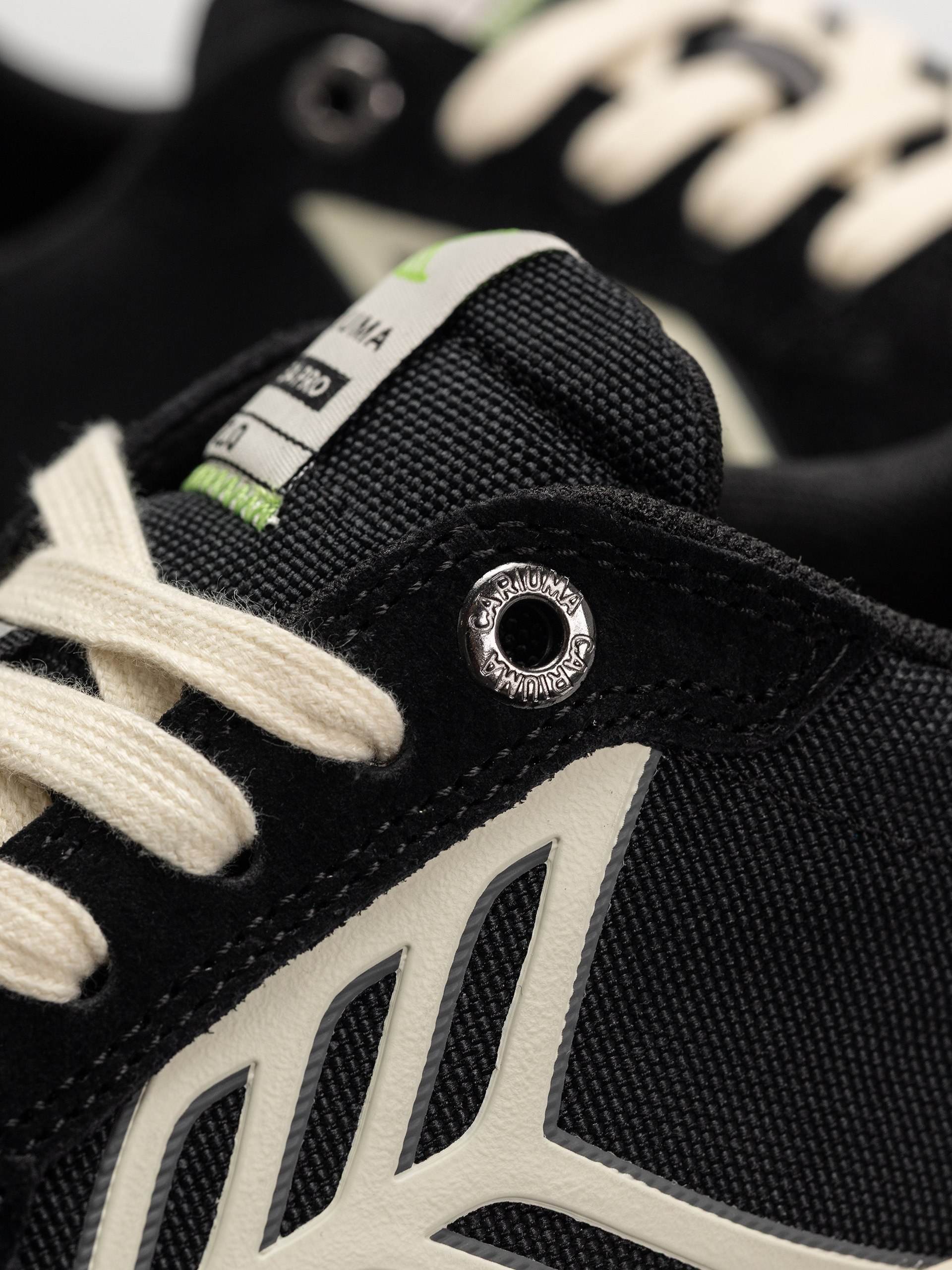 Cariuma Catiba Pro 2.0 Schuhe (black suede and cordura ivory logo)