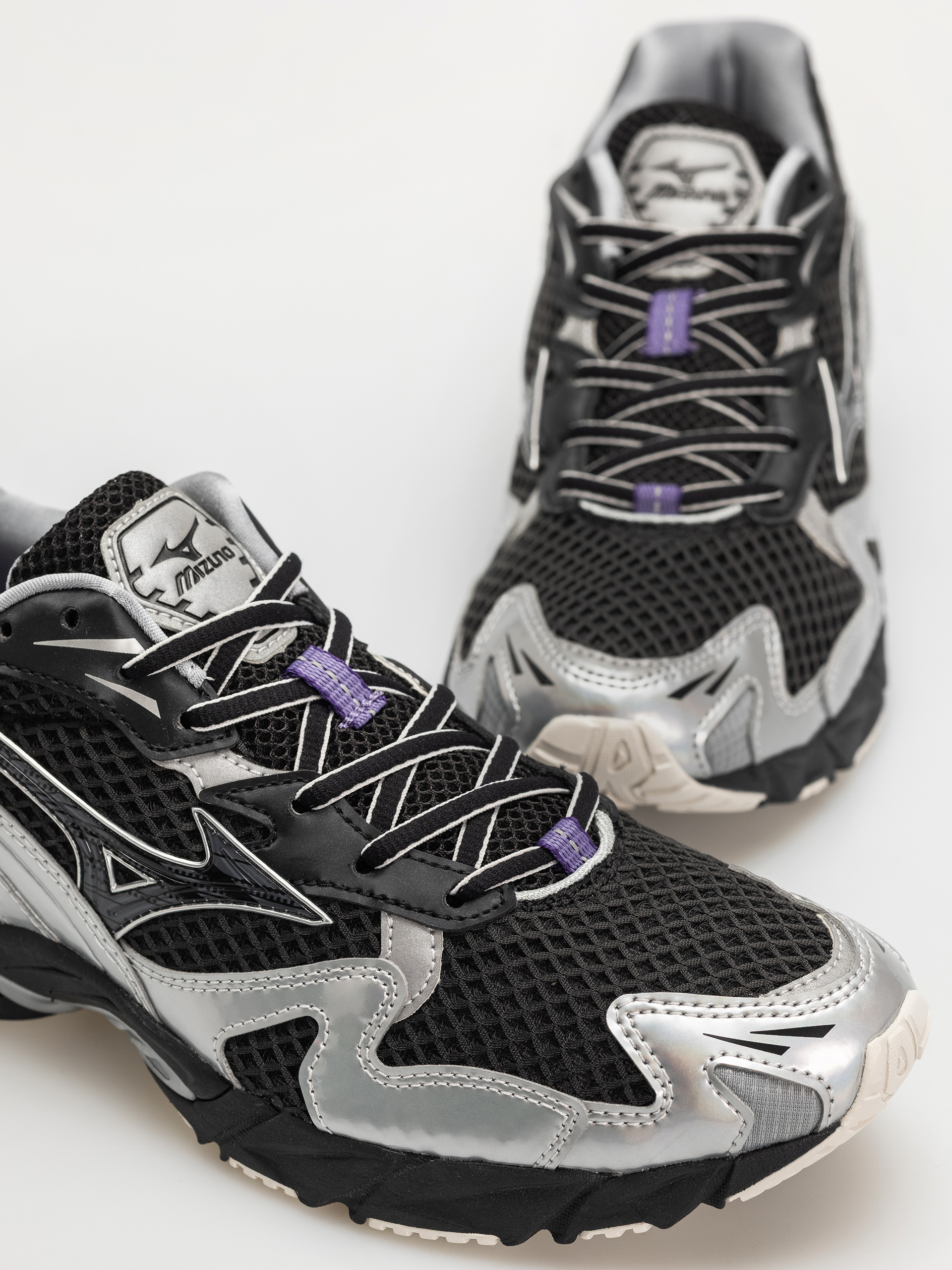 Mizuno Wave Rider 10 Shoes - black (black/black sand/purple