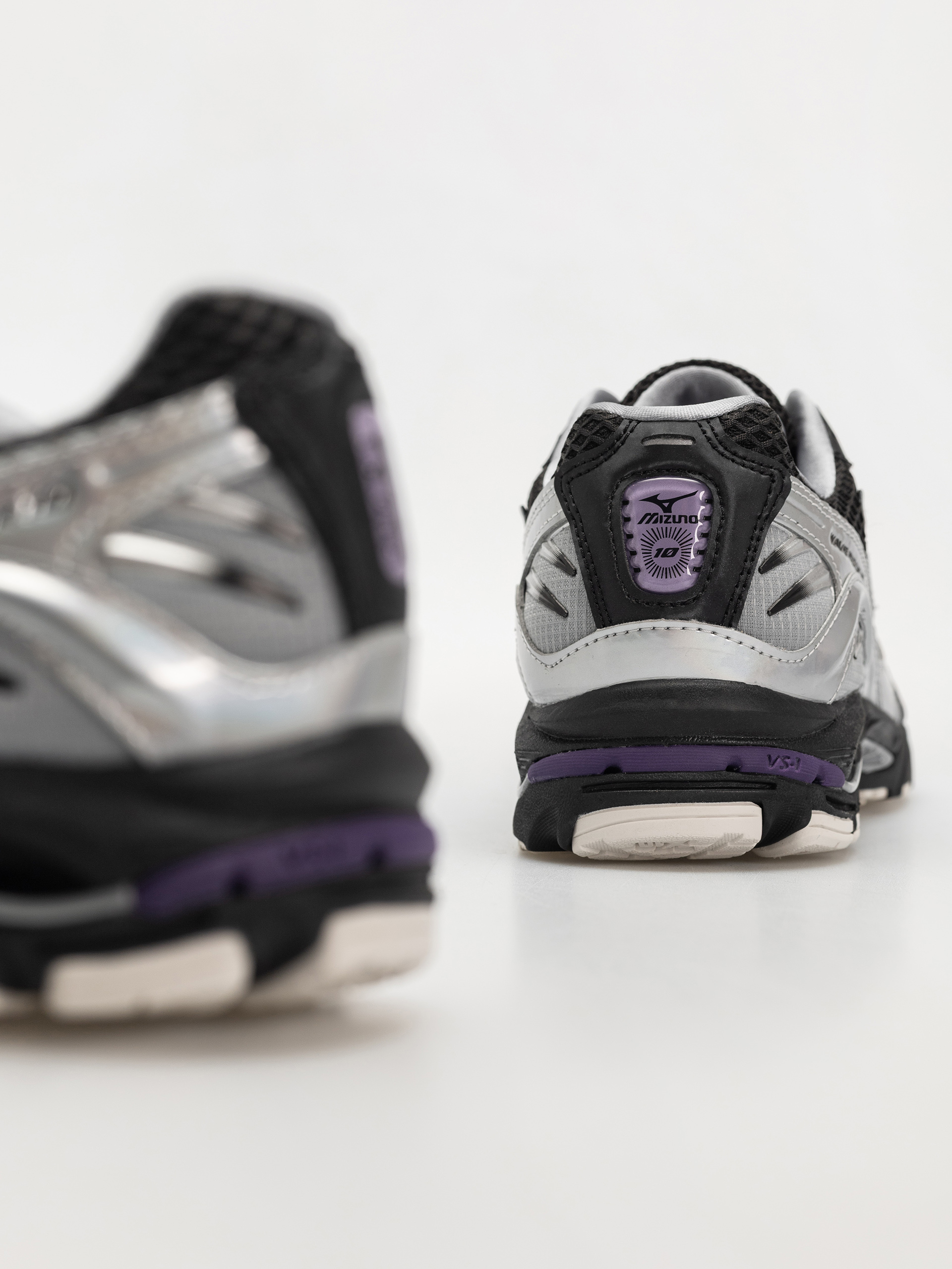 Mizuno Wave Rider 10 Shoes - black (black/black sand/purple