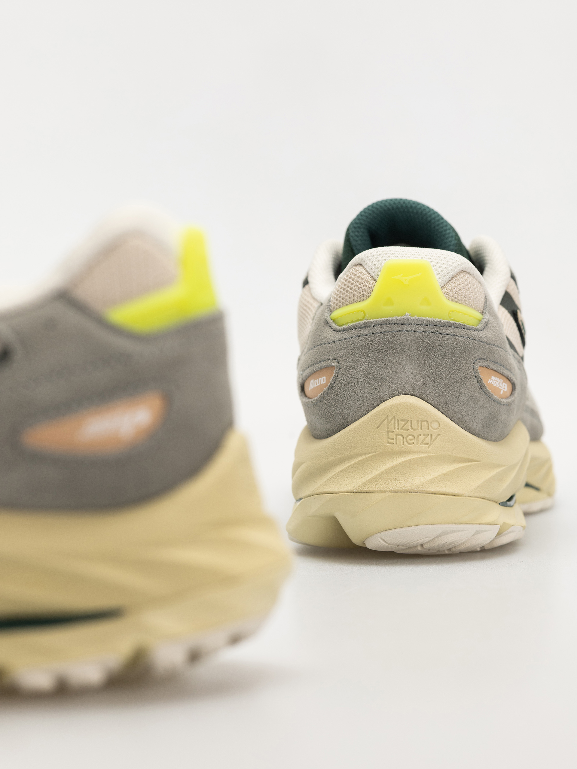 Mizuno Wave Rider Beta Schuhe (shadow/pine grove/summer sand)