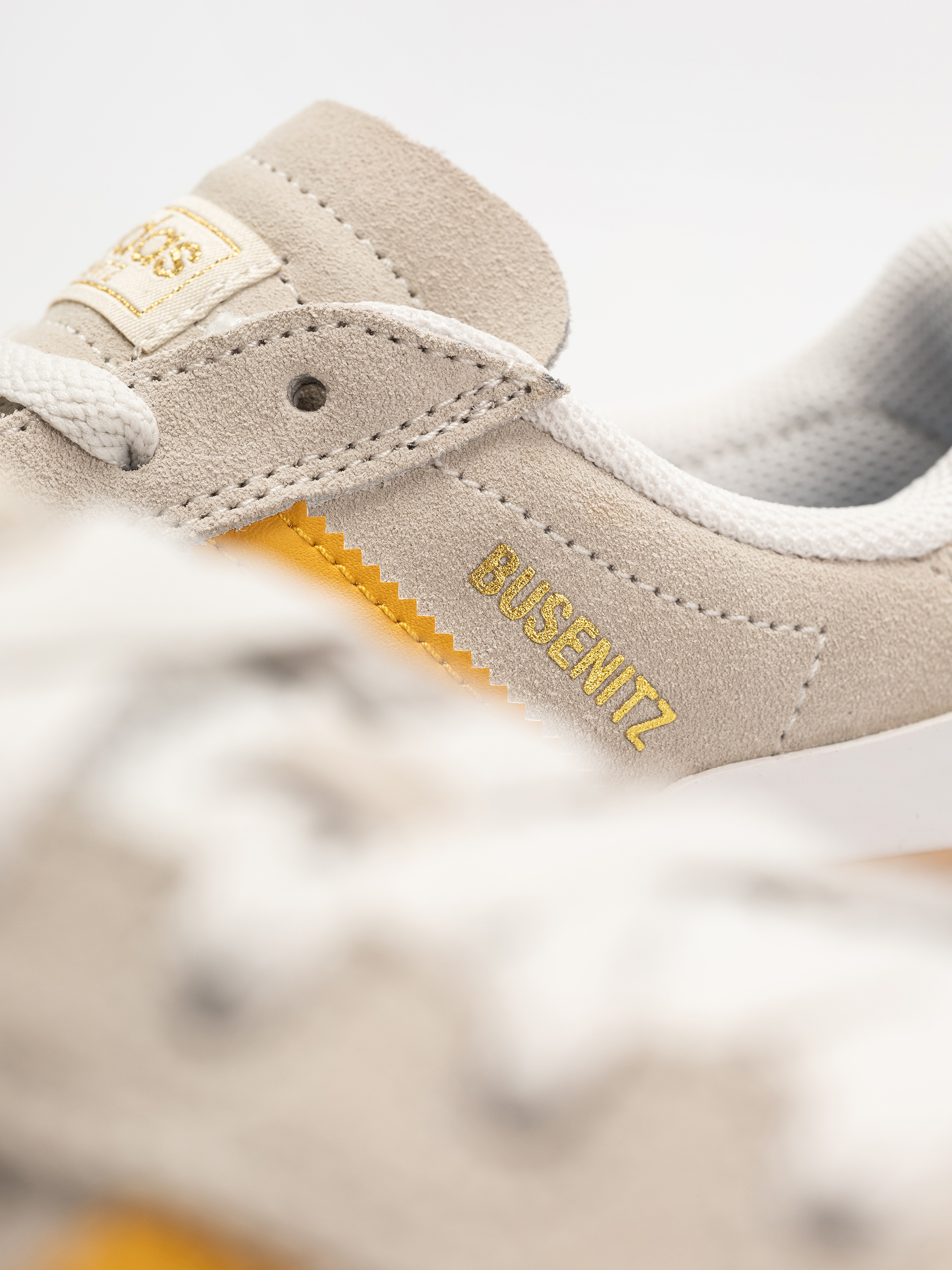 adidas Busenitz Vulc II Shoes (crywht/preyel/goldmt)