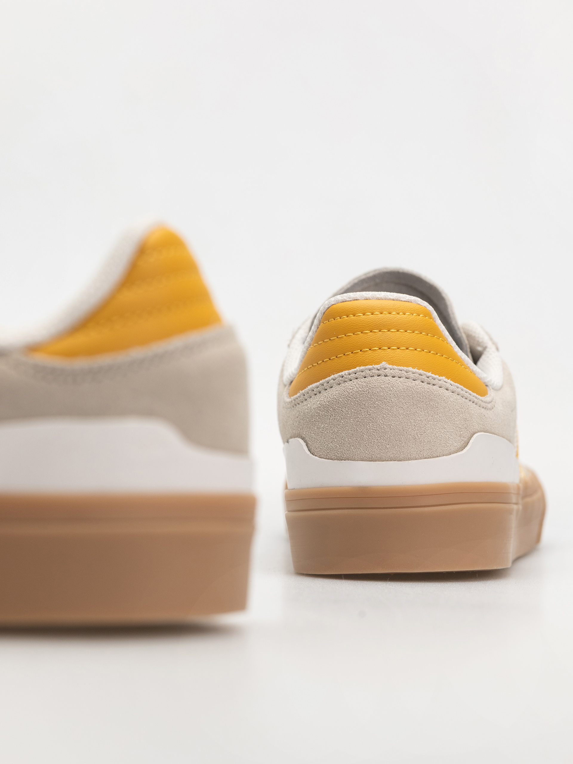 adidas Busenitz Vulc II Shoes (crywht/preyel/goldmt)