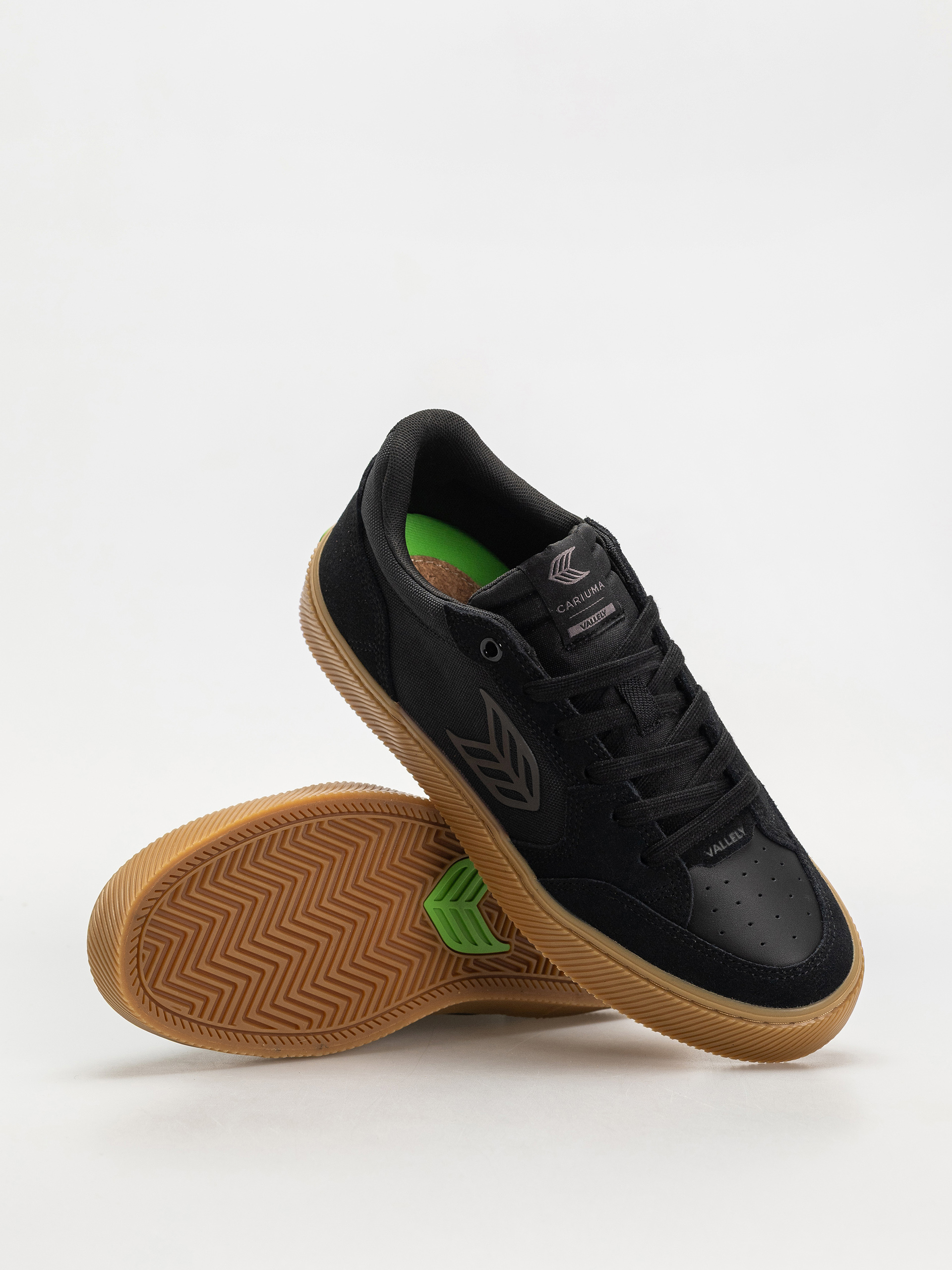 Cariuma Vallely Pro Schuhe (gum black suede and cordura ash grey logo)