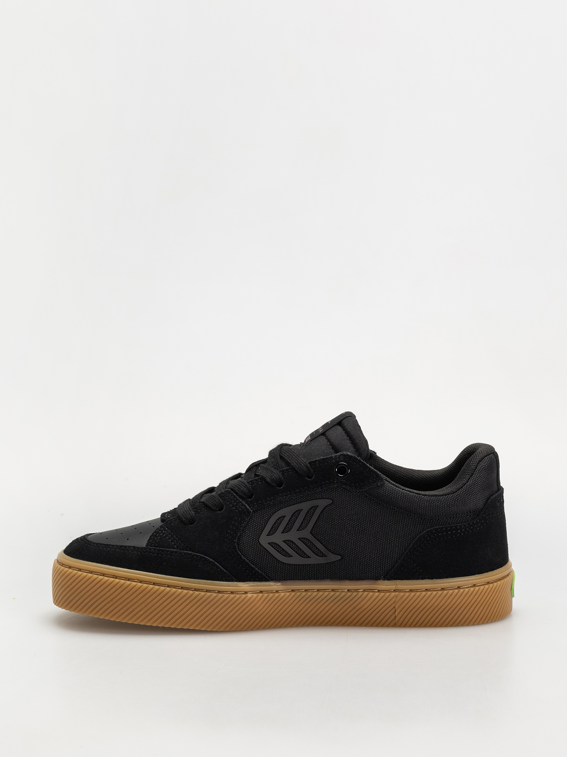 Cariuma Vallely Pro Schuhe (gum black suede and cordura ash grey logo)