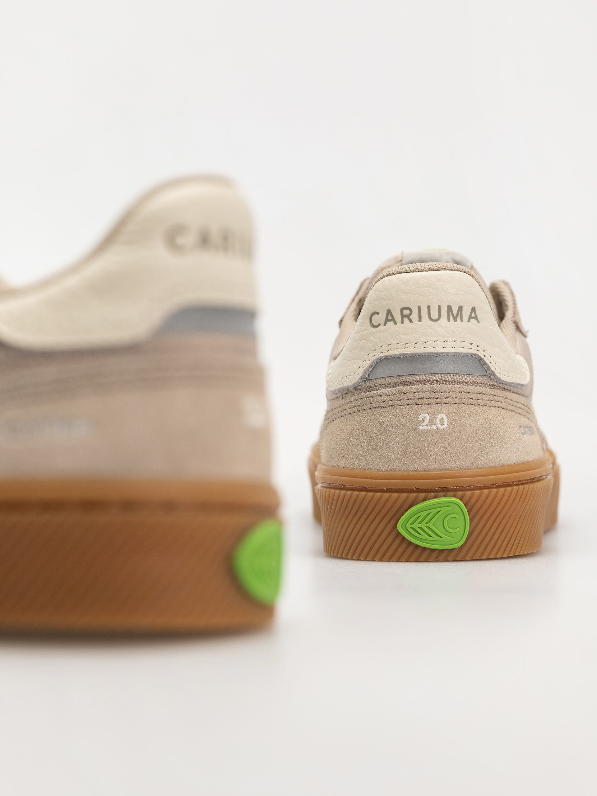 Cariuma Catiba Pro 2.0 Schuhe (plaza taupe suede and cordura ivory logo)