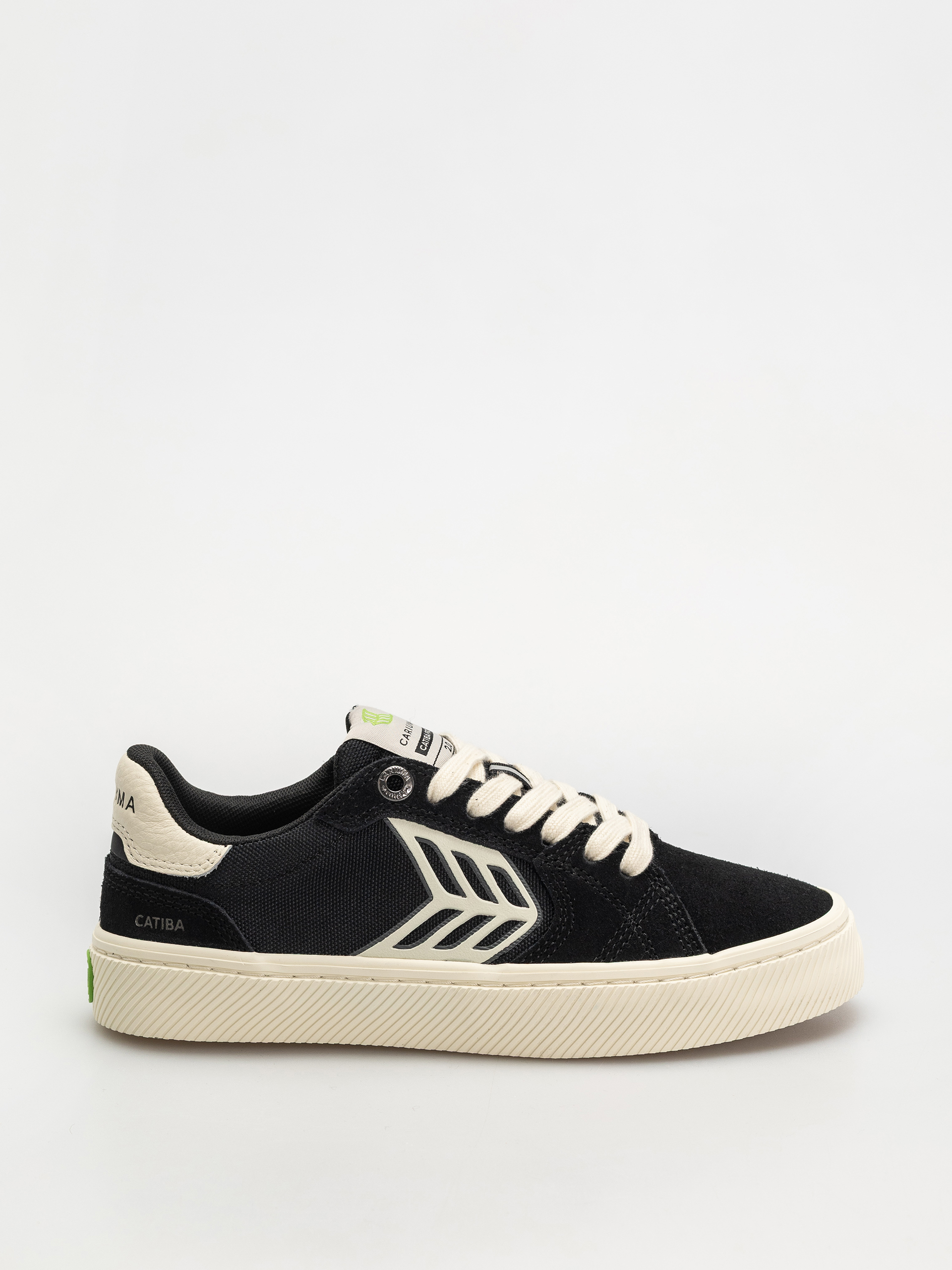 Cariuma Catiba Pro 2.0 Shoes Wmn (black suede and cordura ivory logo)