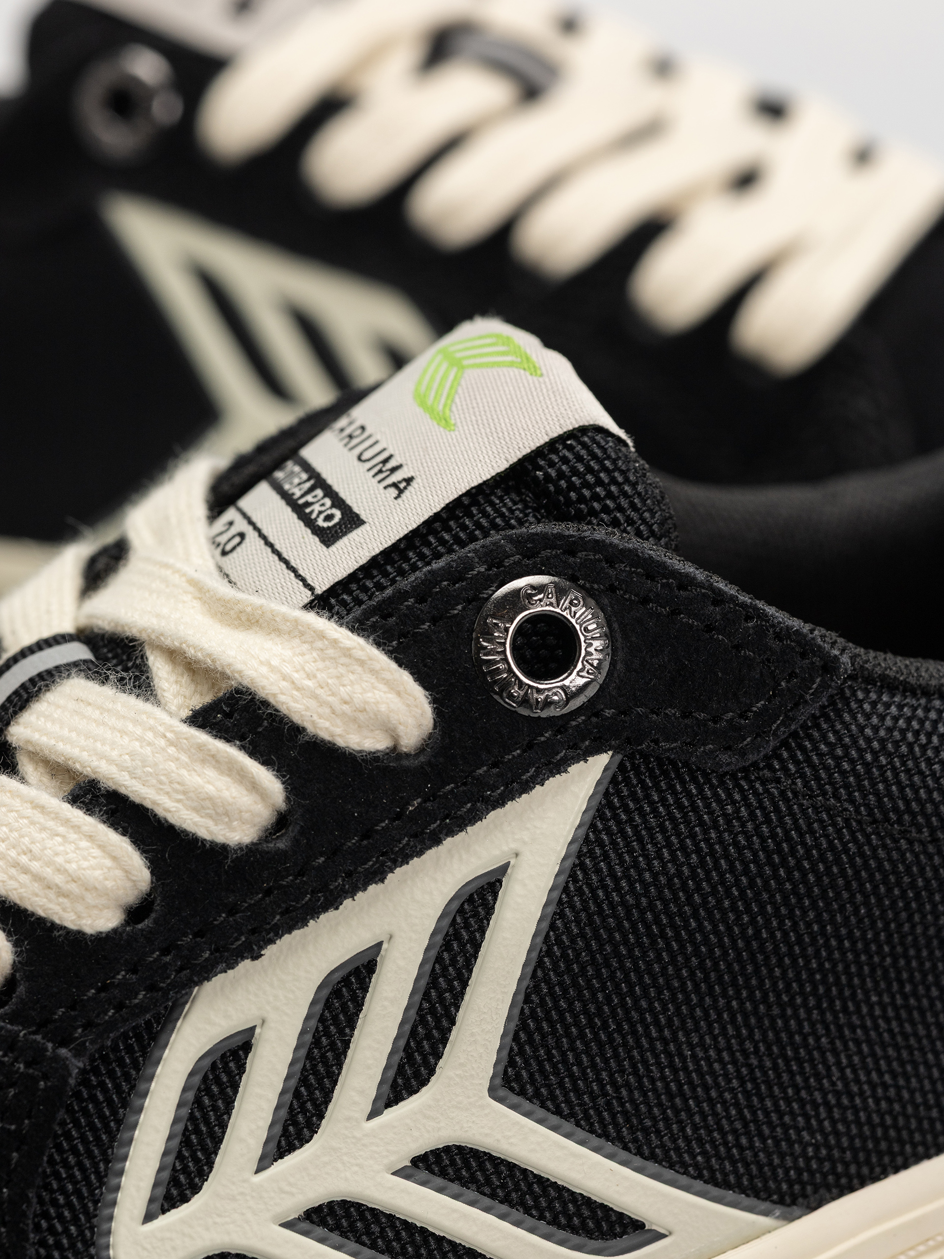 Cariuma Catiba Pro 2.0 Schuhe Wmn (black suede and cordura ivory logo)