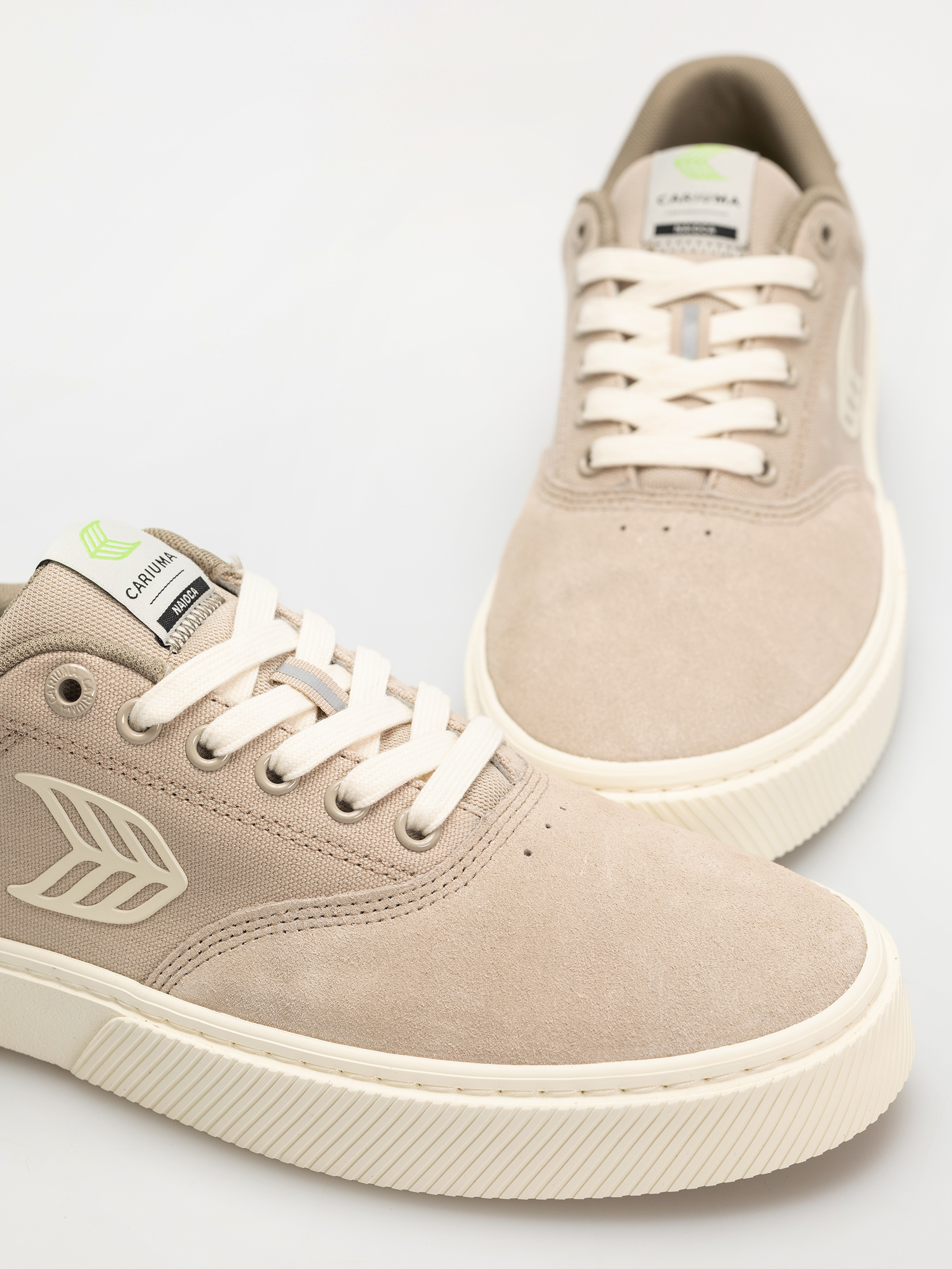 Cariuma Naioca Pro Schuhe (plaza taupe suede and canvas ivory logo laurel oak)