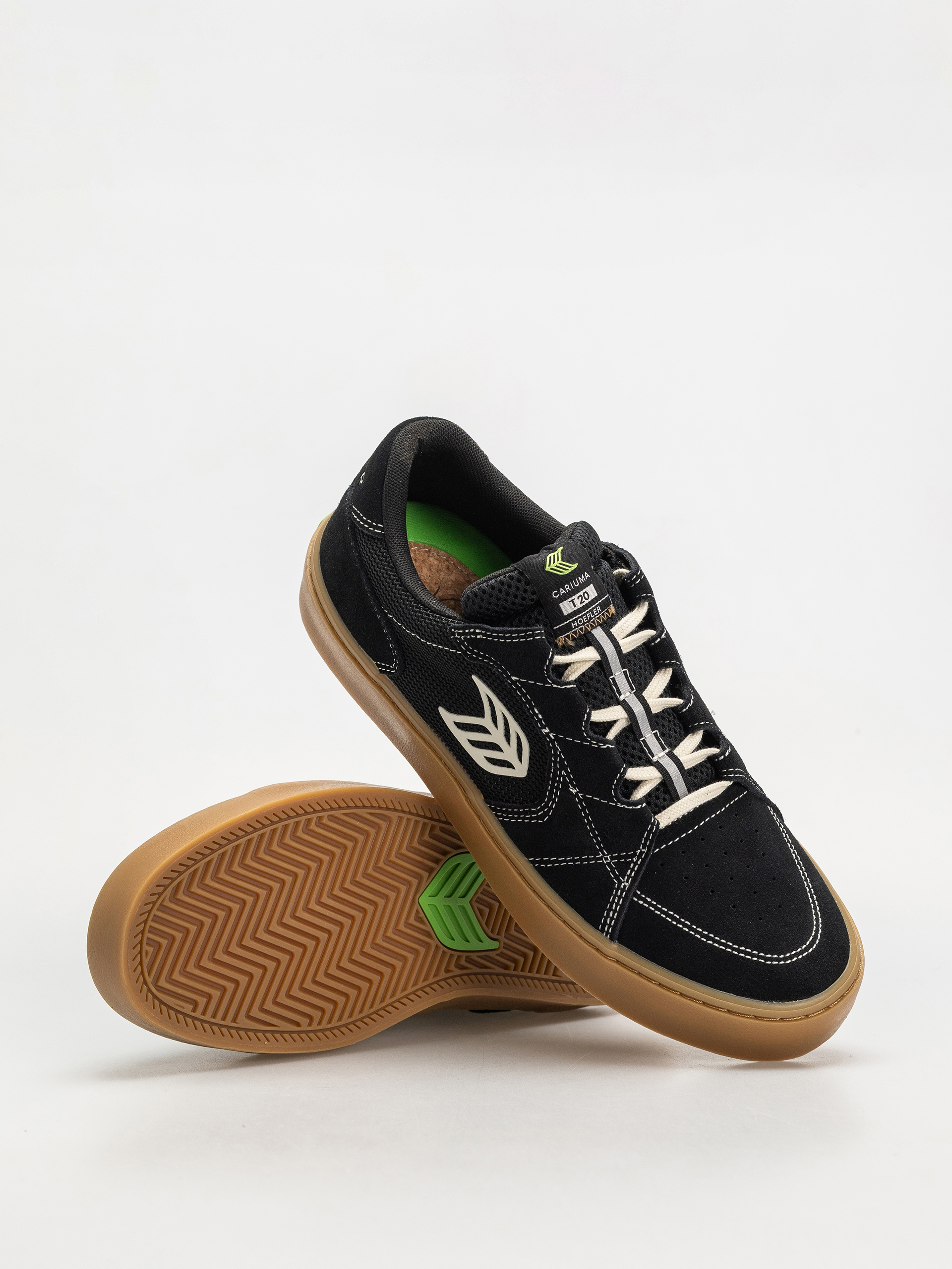 Cariuma T20 Pro Schuhe (gum black suede and mesh ivory logo contrast thread)