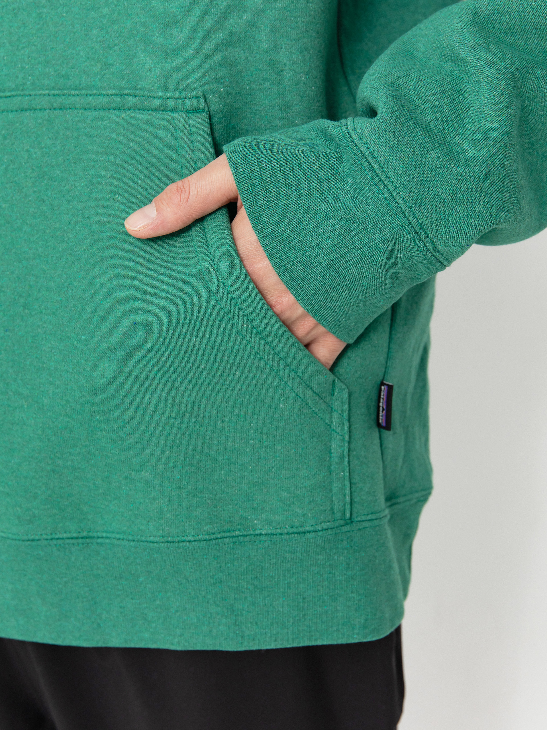 Patagonia P 6 Logo Uprisal HD Hoodie (p-6 outline/heartleaf green)