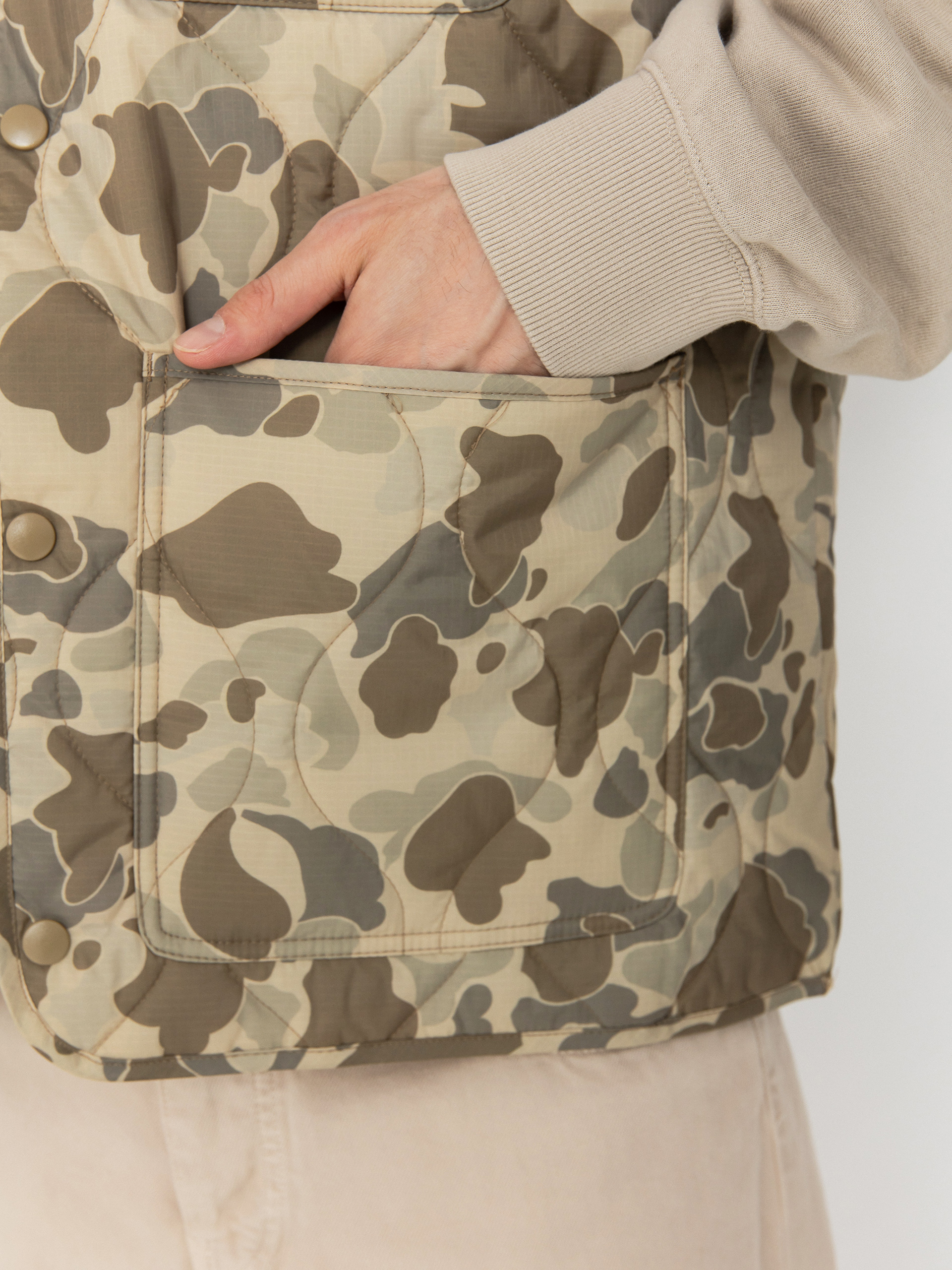Carhartt WIP Skyton Weste (camo duck/desert)